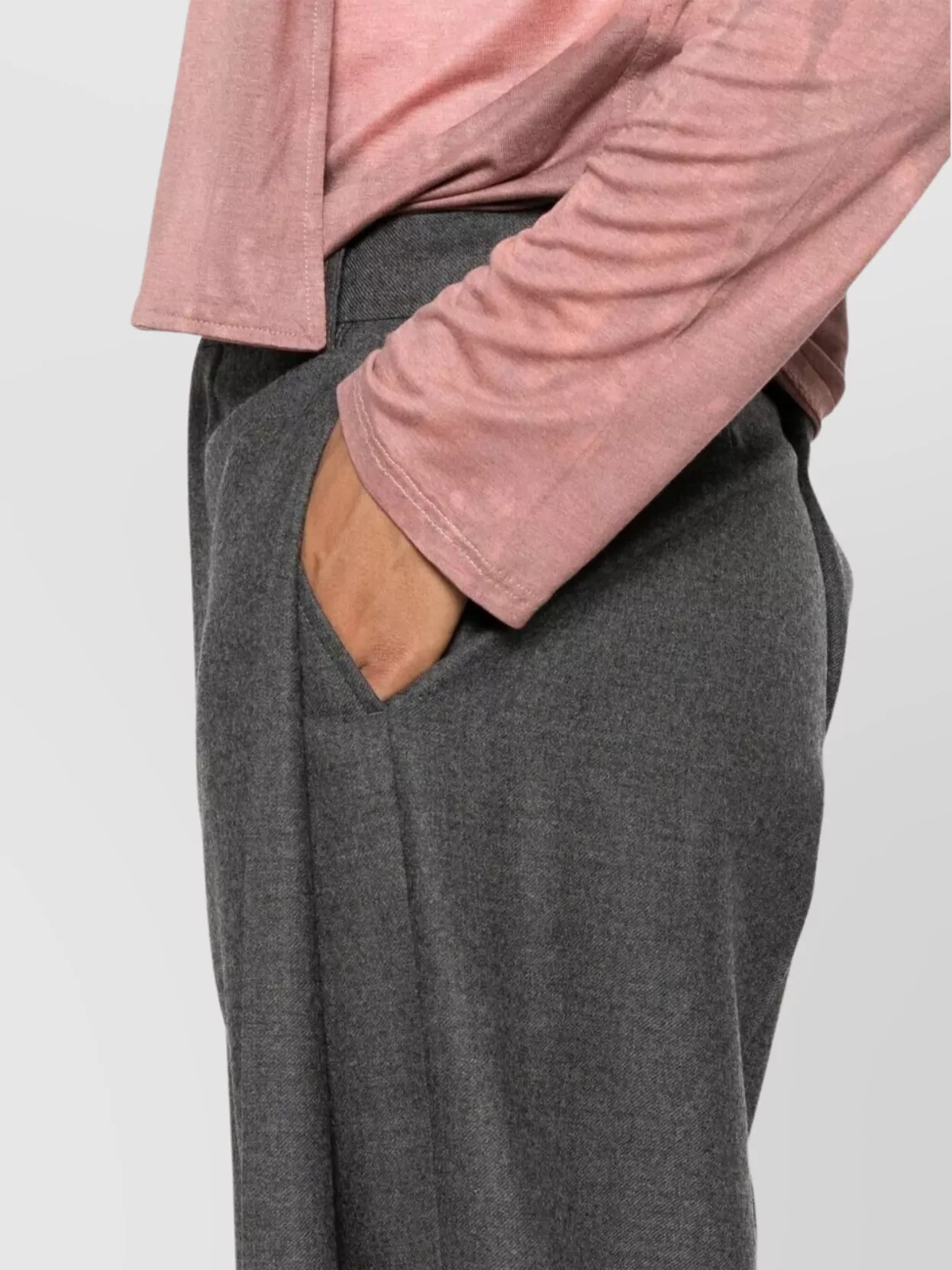Mm6 Maison Margiela Trousers With Back Pocket And Pleated Design