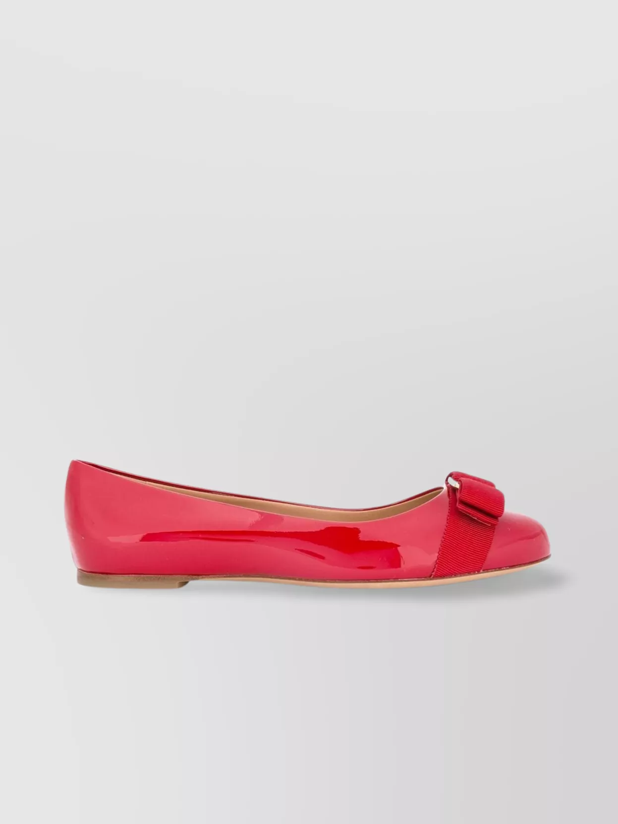 Shop Ferragamo Bow Detail Almond Toe Ballet Flats In Red