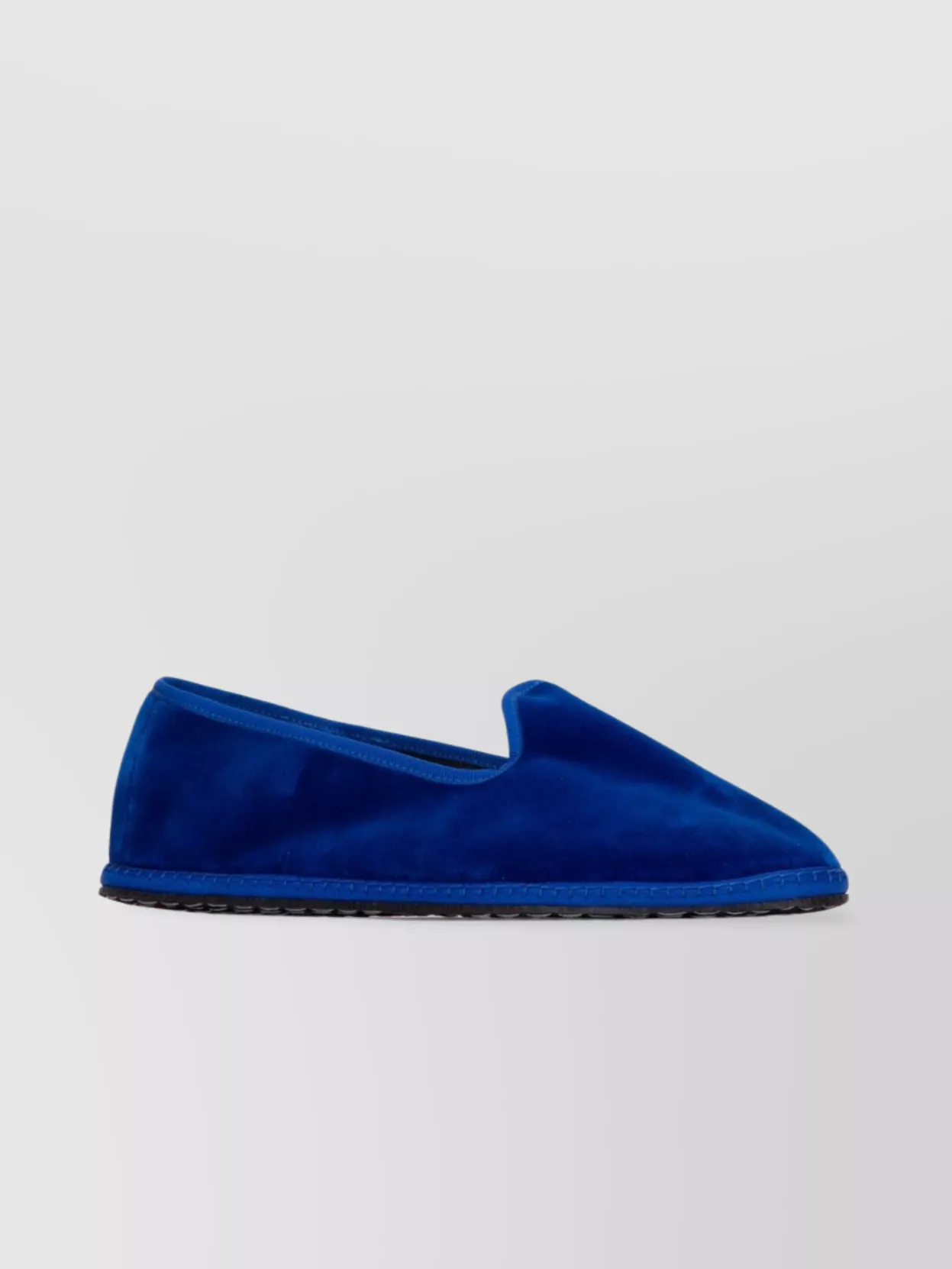 Shop Vibi Venezia Loafers With Round Toe And Suede Texture