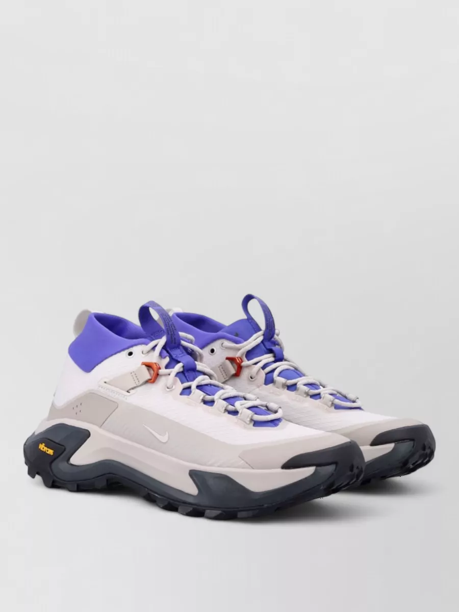 Nike high-top hiking boots