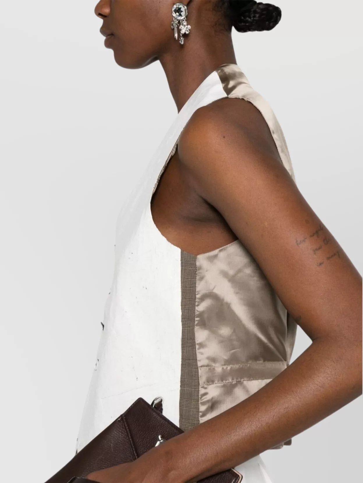 Mm6 Maison Margiela Sleeveless V-Neckline Vest Satin Back