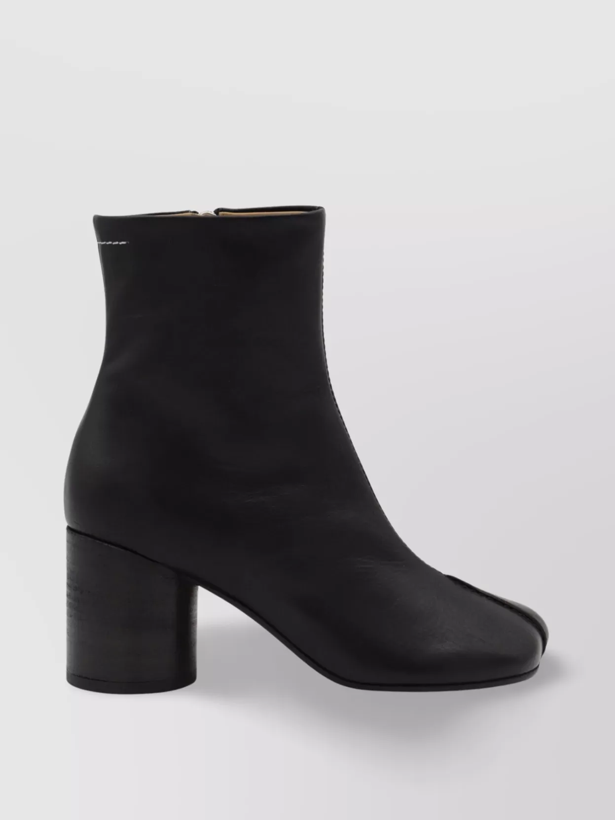 Mm6 Maison Margiela Block Heel Ankle Boots With Round Toe In Black