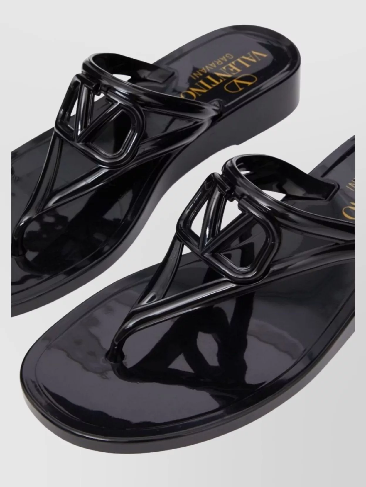 サンダル・ミュール VLOGO SIGNATURE THONG SANDALS IN SMOOTH LEATHER P01000649.jpg