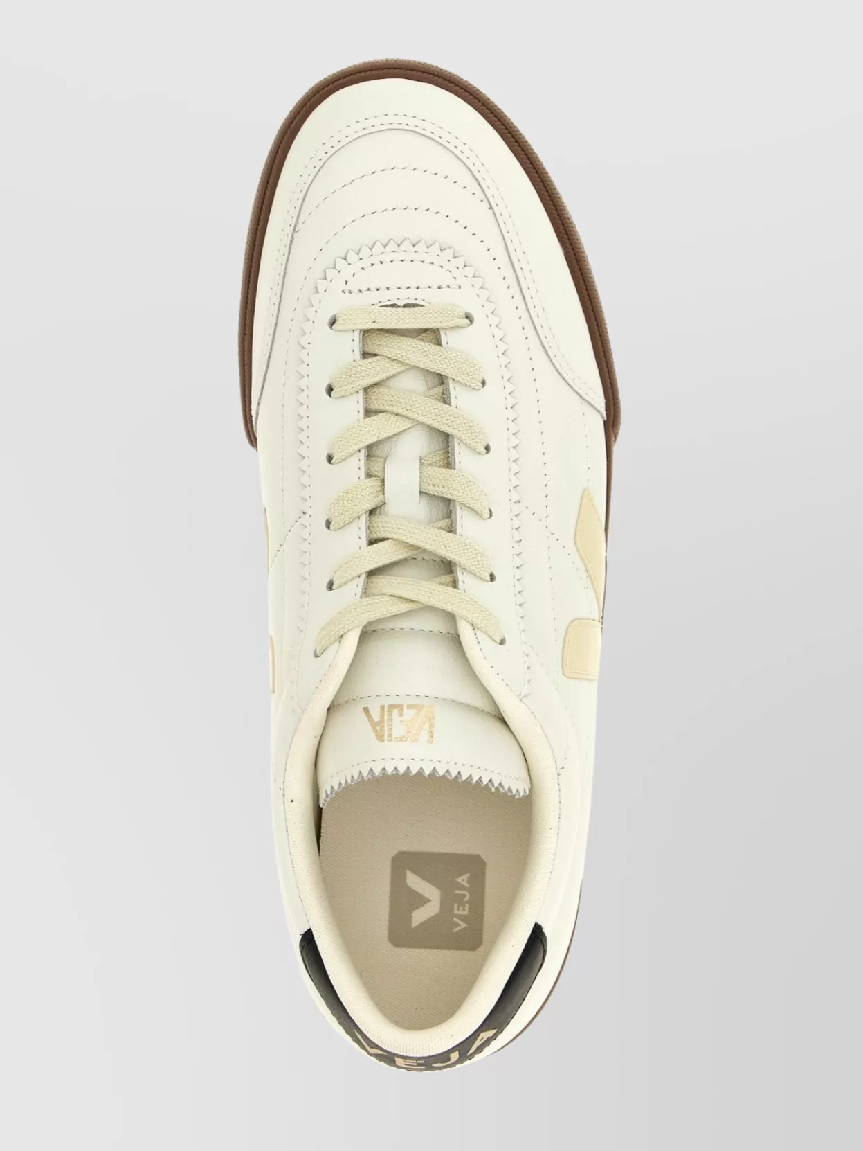 Veja Low-Top Round Toe Sneakers With Contrast Sole