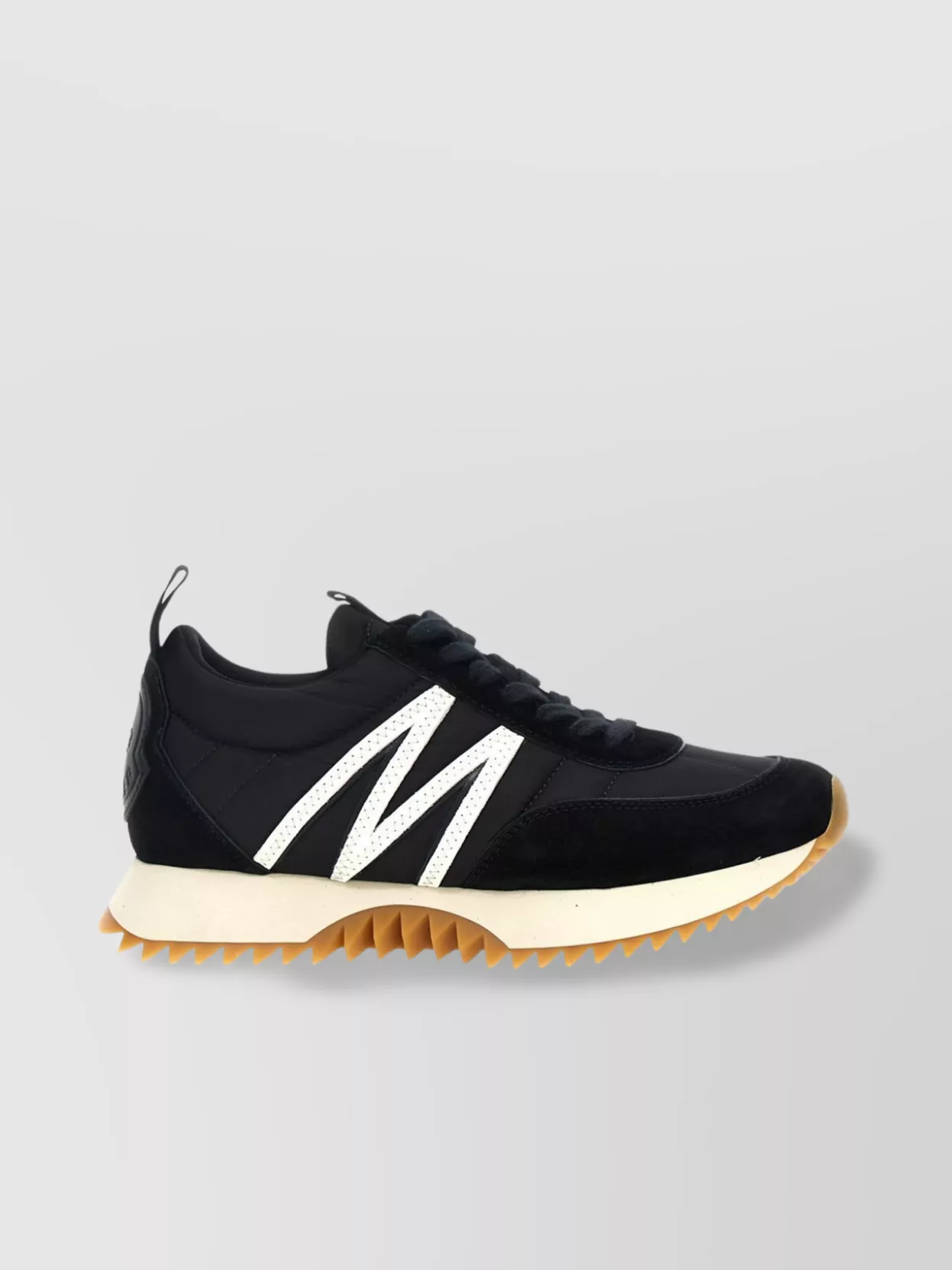 MONCLER STRIPED LOW-TOP SNEAKERS FEATURING ROUND TOE 