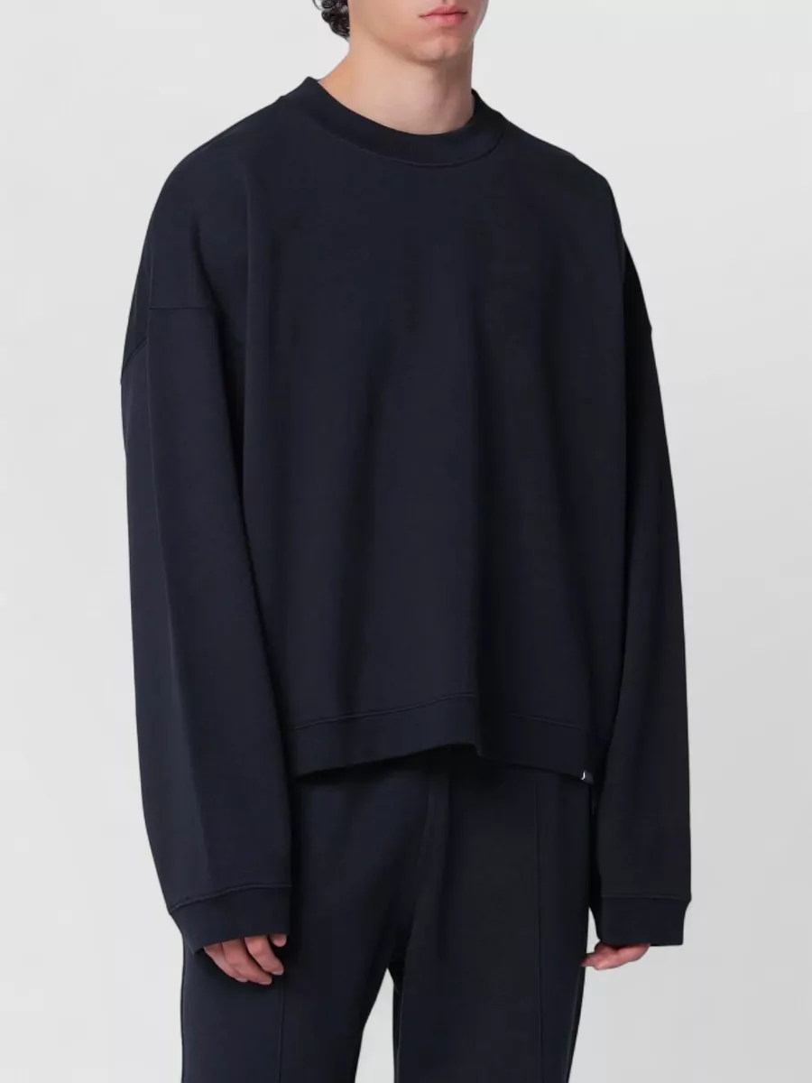 Represent sweatshirt