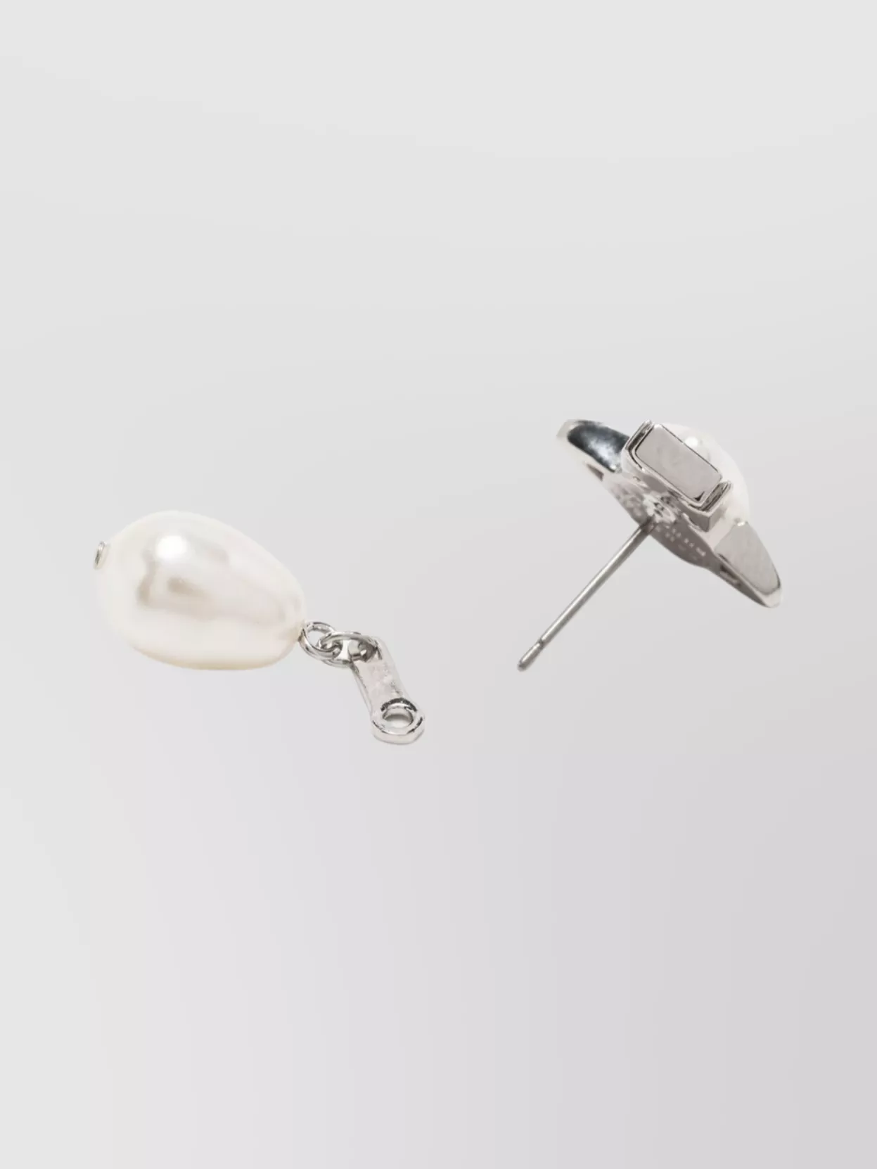 Vivienne Westwood Drop Design Faux-pearl Earrings Pair Pearl Detail