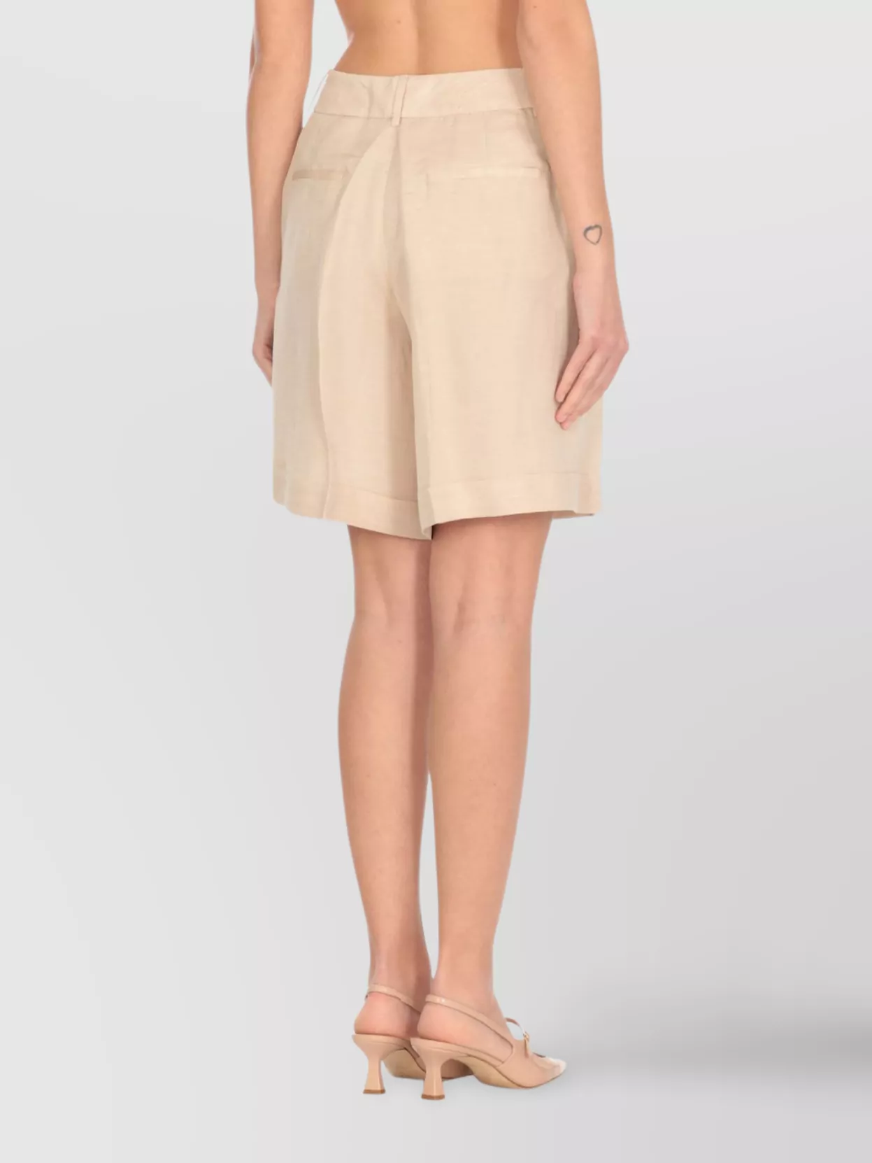 Peserico Linen Blend High Waist Shorts With Leather Detail