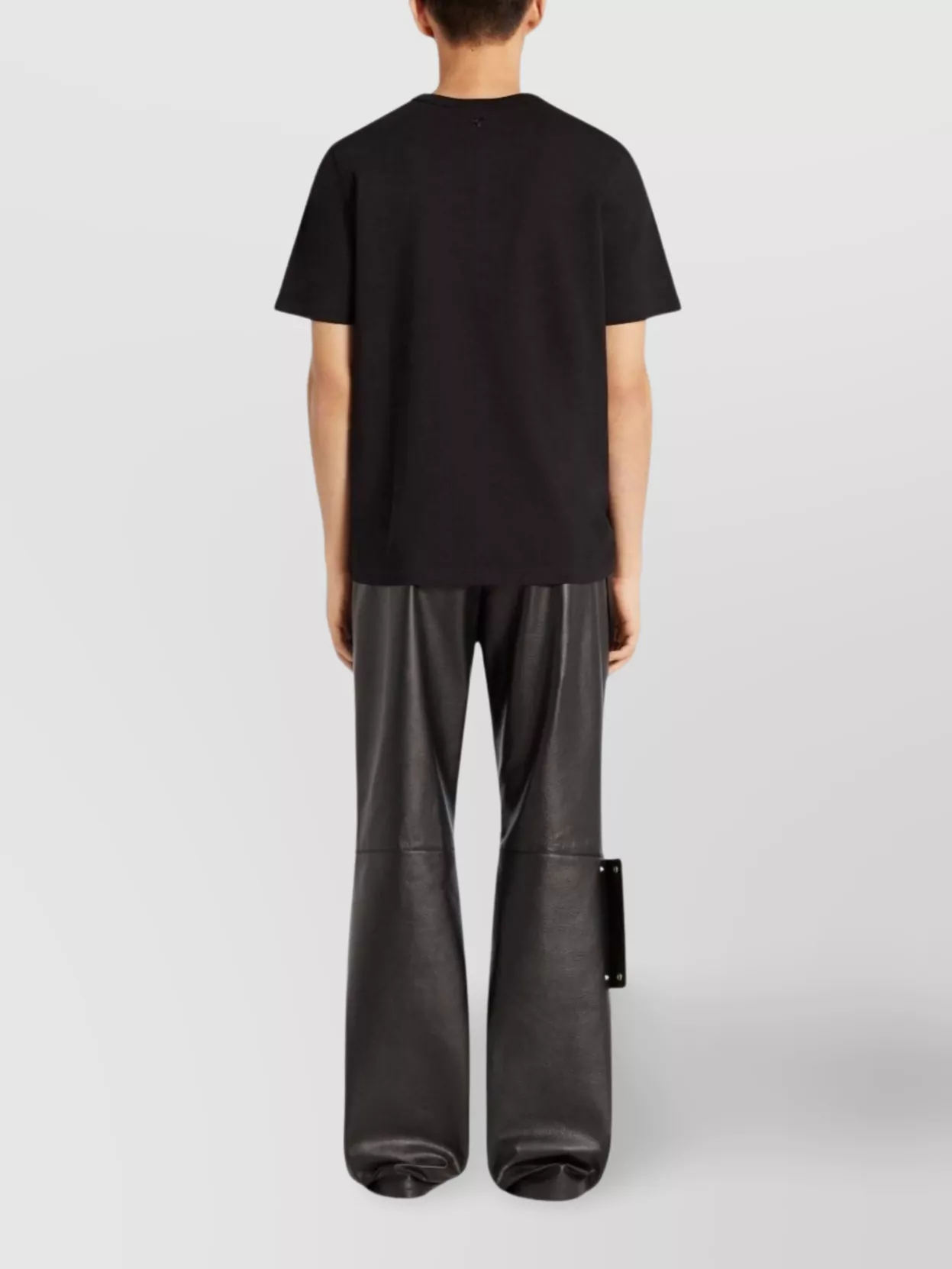 Courrèges Round Neck Short Sleeve T-Shirt Design