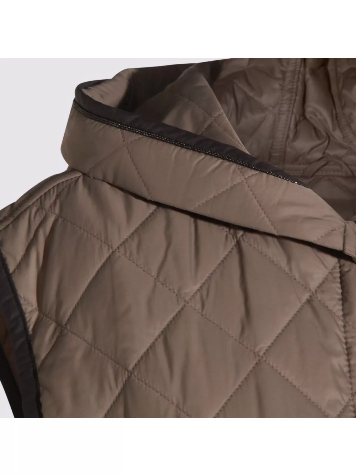 Brunello Cucinelli Modern Sleeveless Hooded Quilted Jacket In Brown