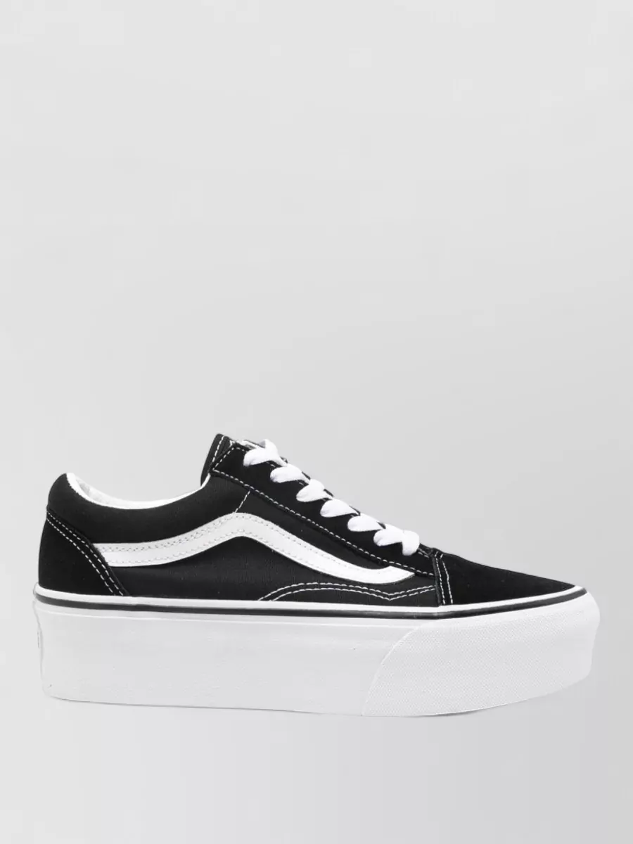 Vans Casual Low Top Sneakers With Appliqué Detail