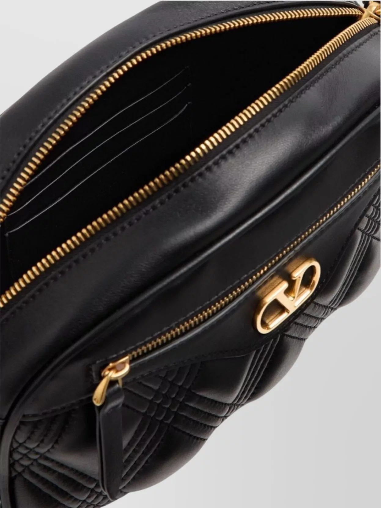 Valentino Garavani Quilted Leather Camera Bag With Chain Strap