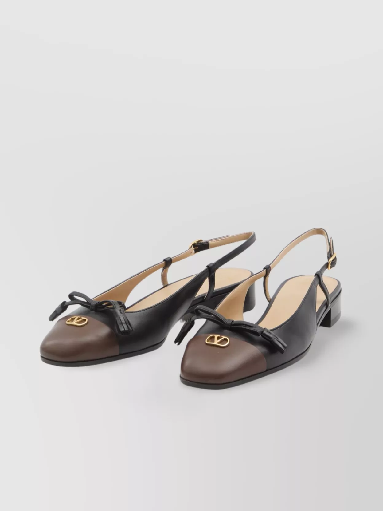 Valentino Garavani Women Two-tone Leather Valet Du Roe Ballerinas