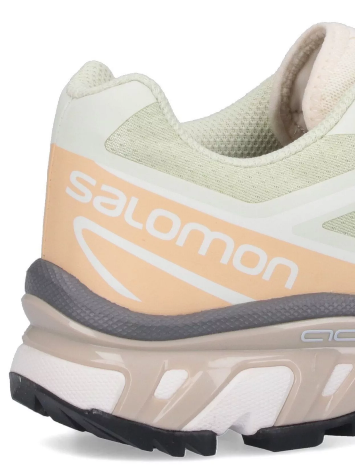 Salomon Low Top Sneakers Cushioned Collar