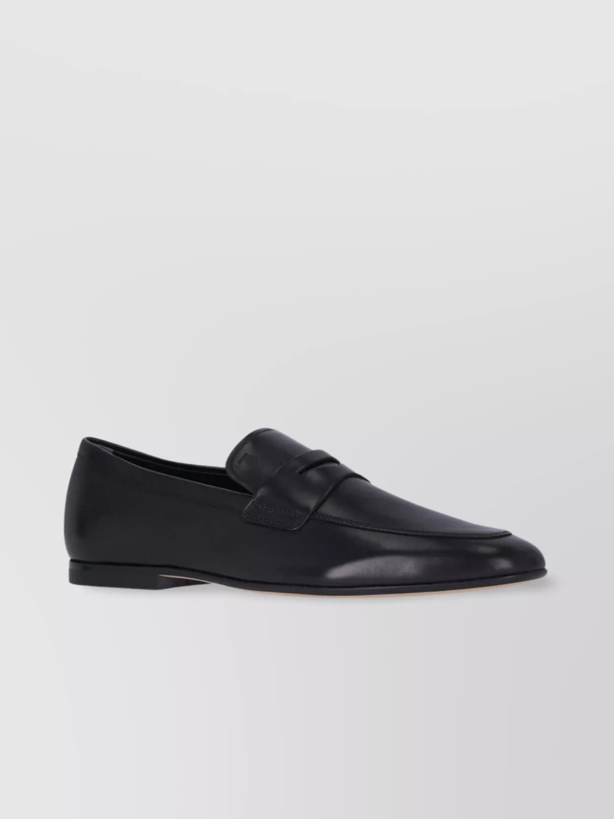 Tod's Loafers with round toe and smooth finish | The Fashion