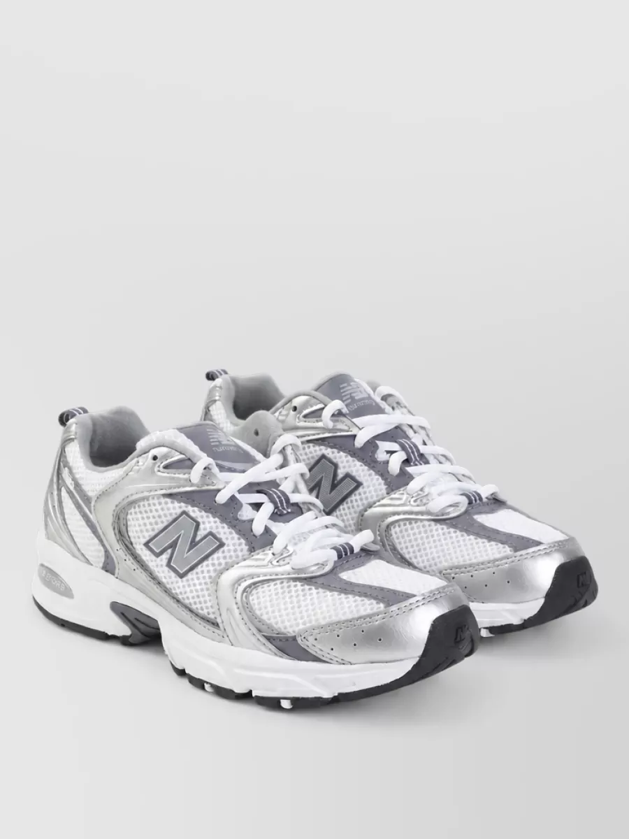 New Balance low-top sneakers