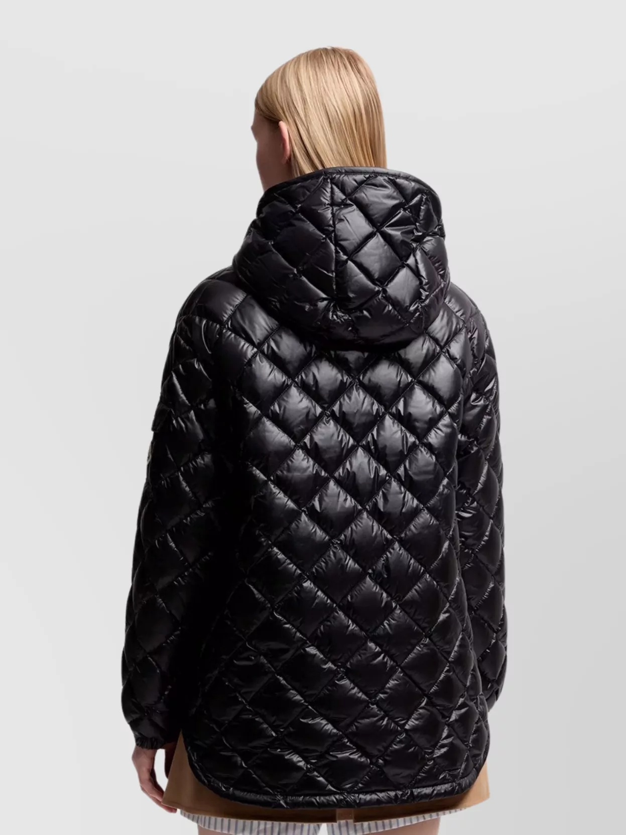 ブルゾン Moncler Polyamide Down Jacket With Diamond Quilting And Moncler Short down jacket with diamond quilting and hood