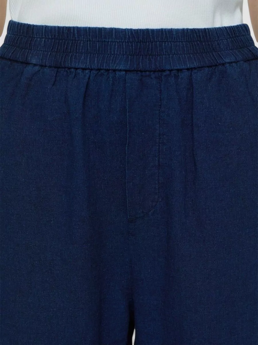 Closed Slim-Fit Tapered Trousers