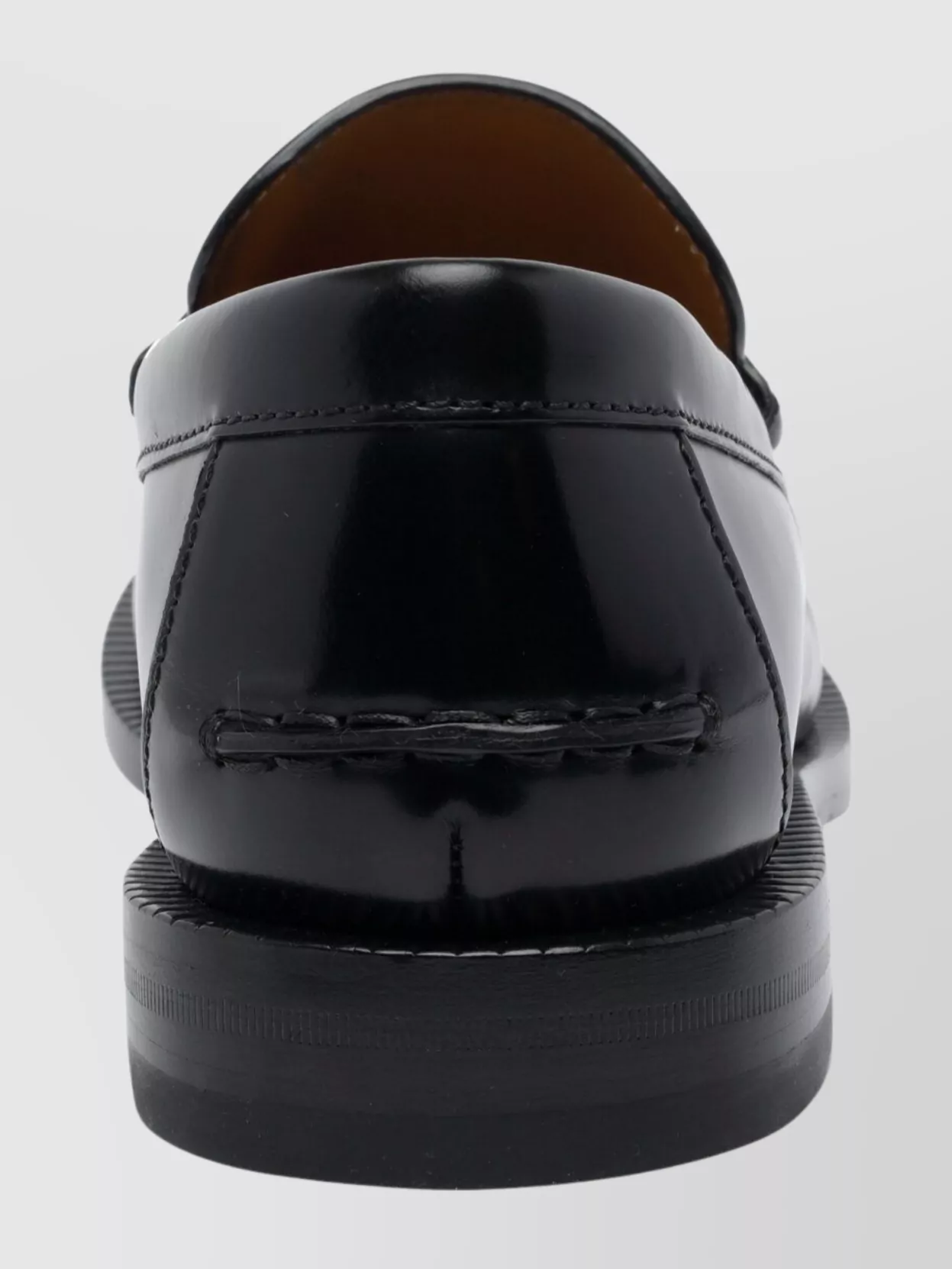 Gucci Round Toe Leather Loafers With Removable Detail