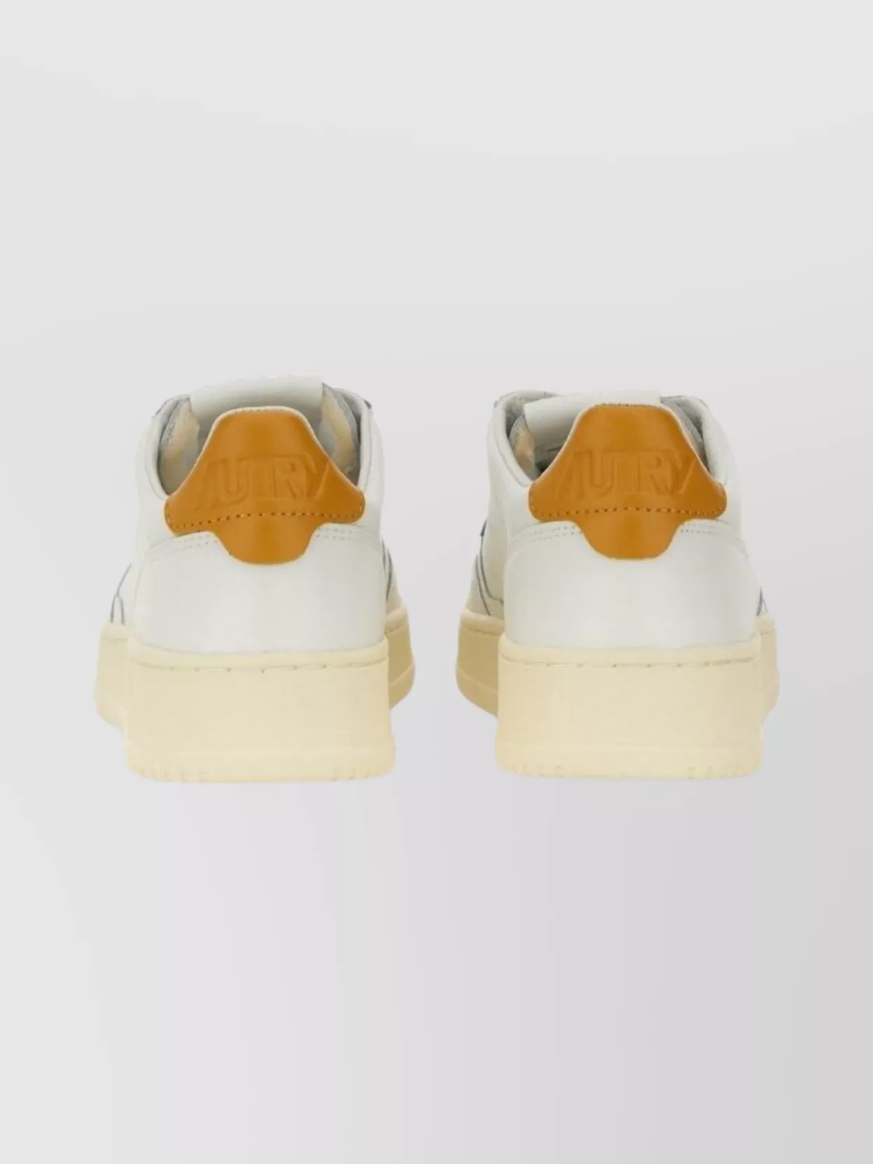 Autry Low Top Sneakers With Contrast Heel Tab In White