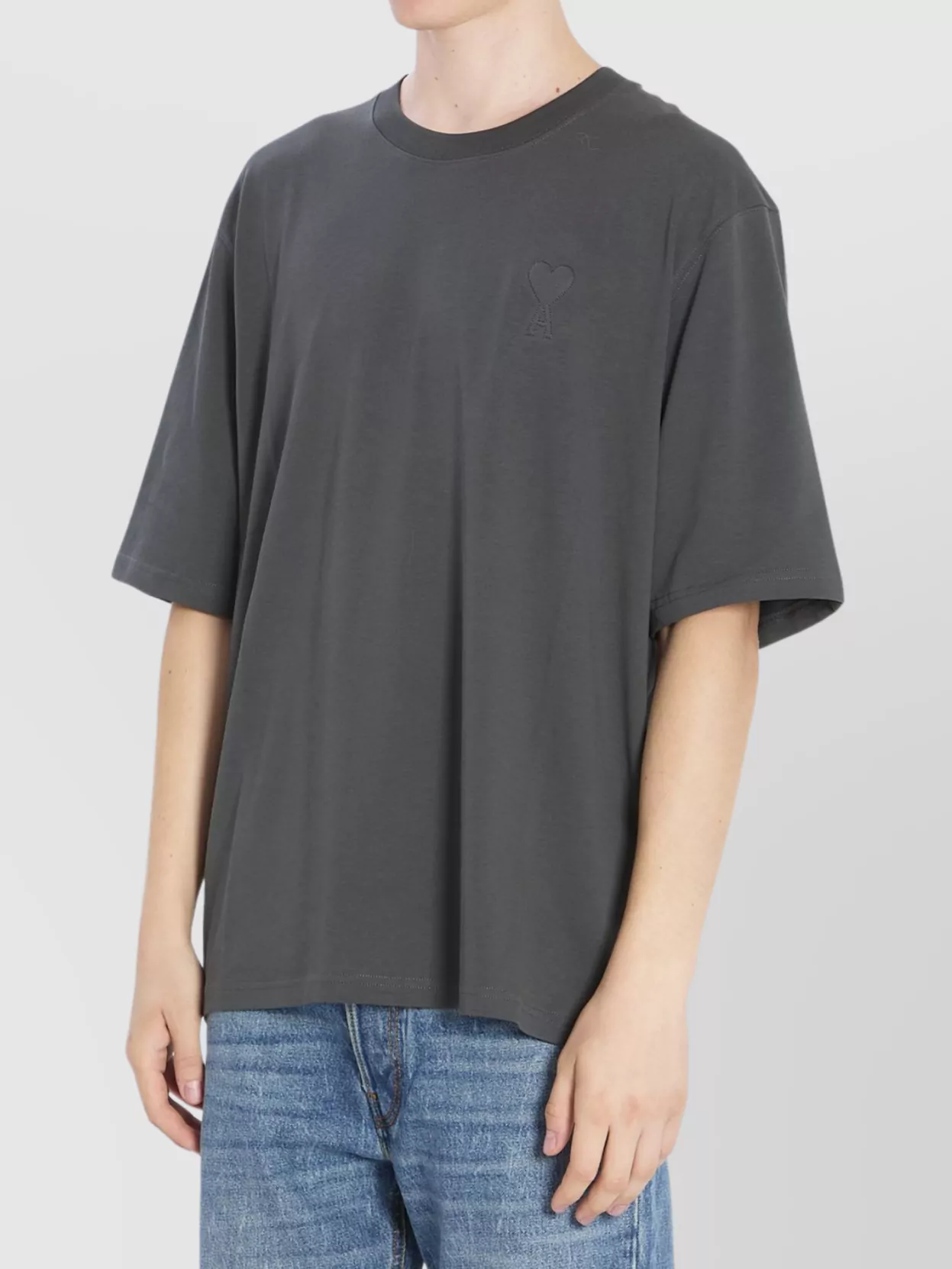 Ami Alexandre Mattiussi Heart Logo Crew Neck T-shirt In Gray