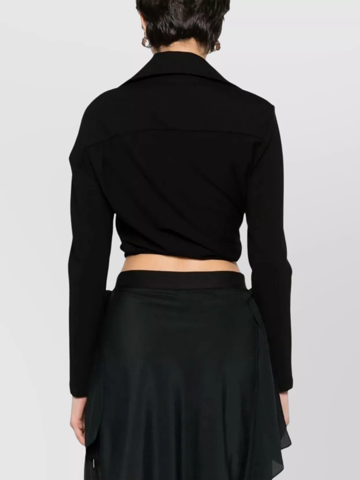 Gauge81 Cropped Twist Front Shirt With Long Sleeves