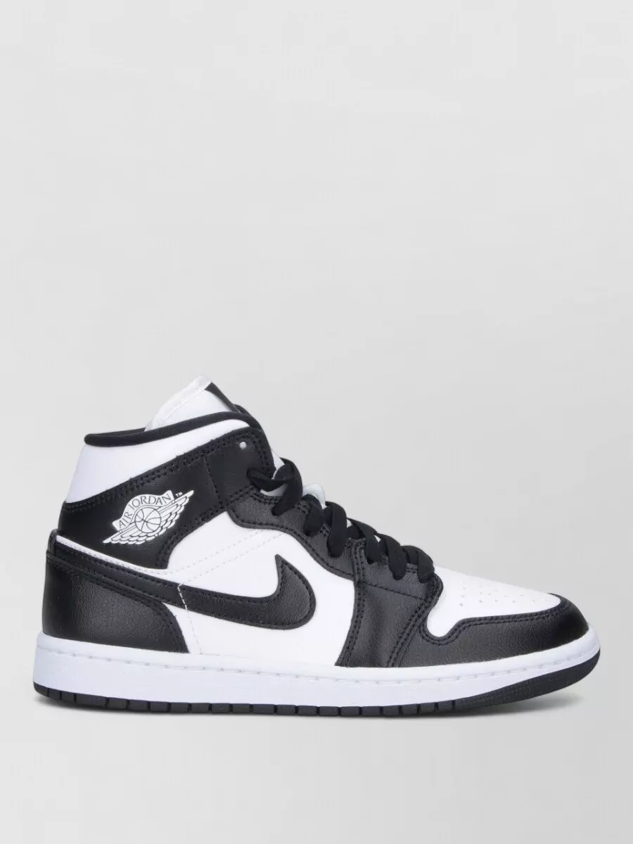 Nike Low Top Sneakers Perforated Toe Contrast Panels