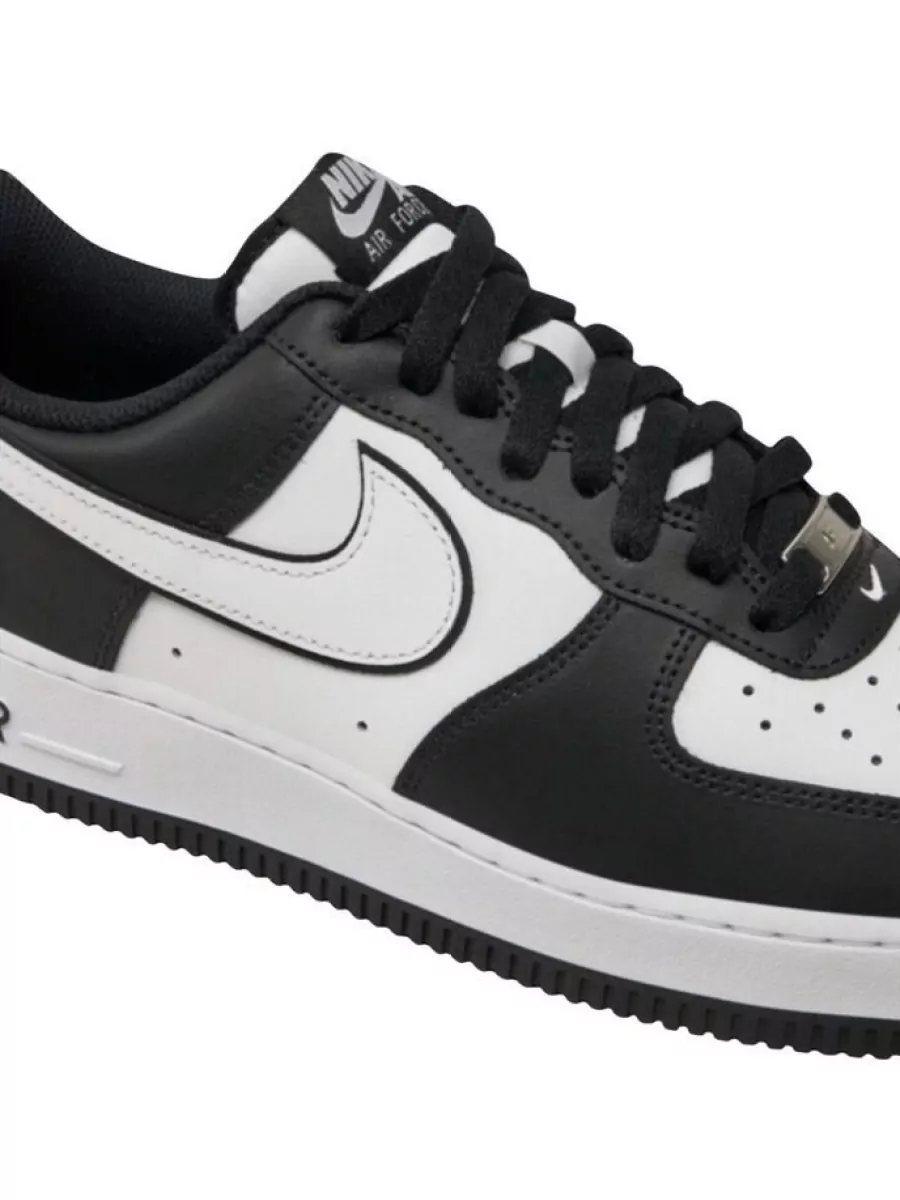 Nike Leather Low Top Sneakers