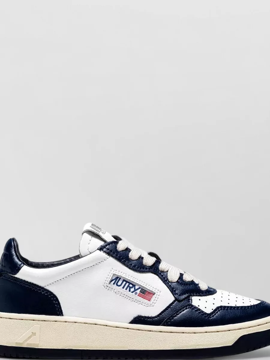 Autry Medal Icon Low Sneakers Perforated Toe