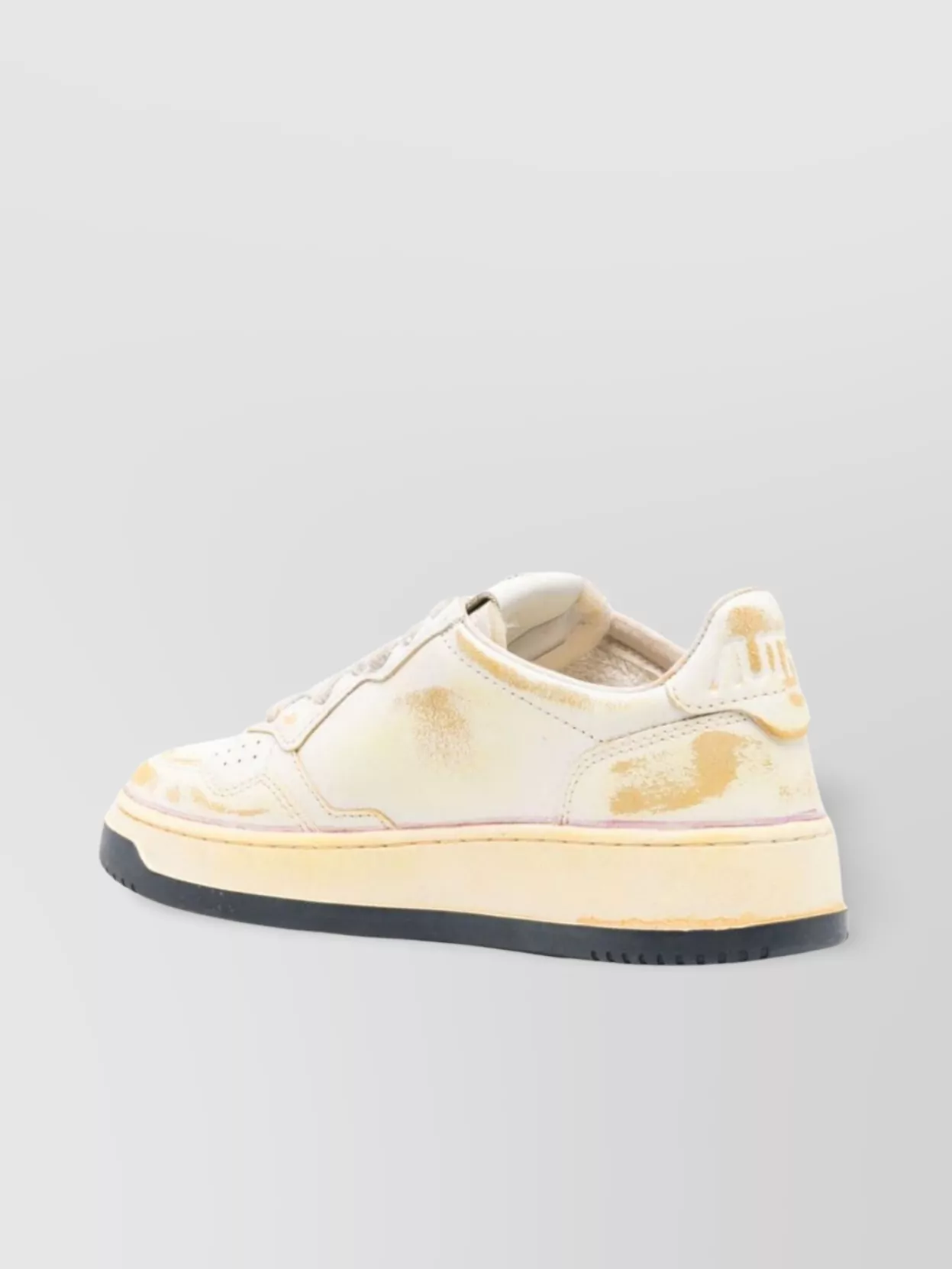 Autry Vintage Low Woman Sneakers