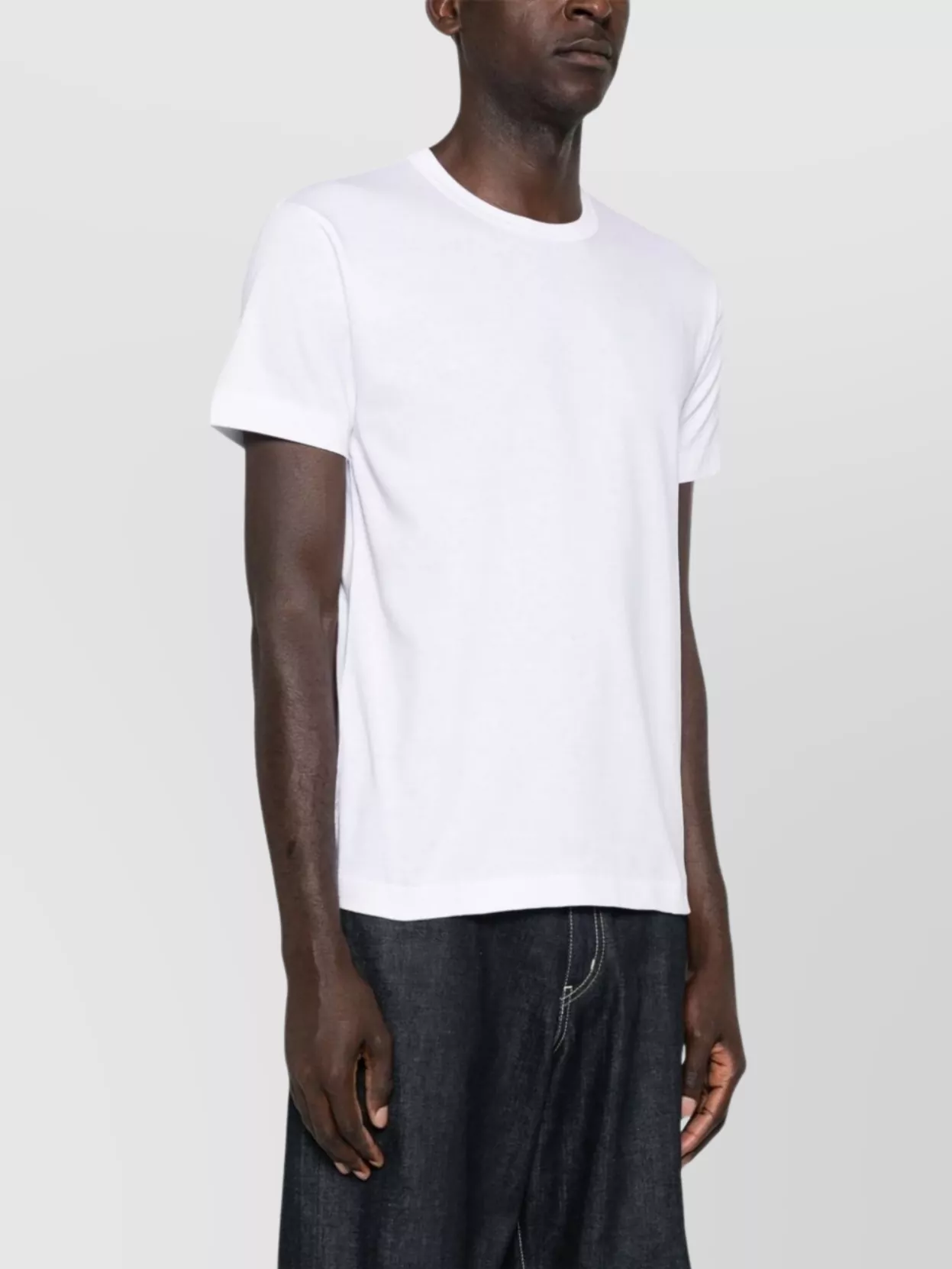 Comme Des Garçons Play Heart Emblem Unisex T-shirt With Crew Neck