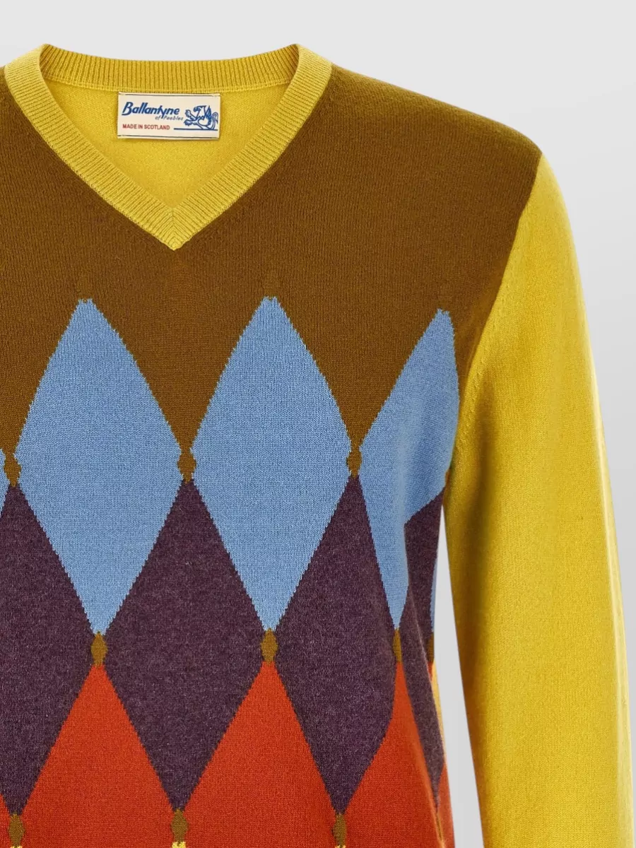 Ballantyne Cashmere V-Neck Diamond-Intarsia Jumper