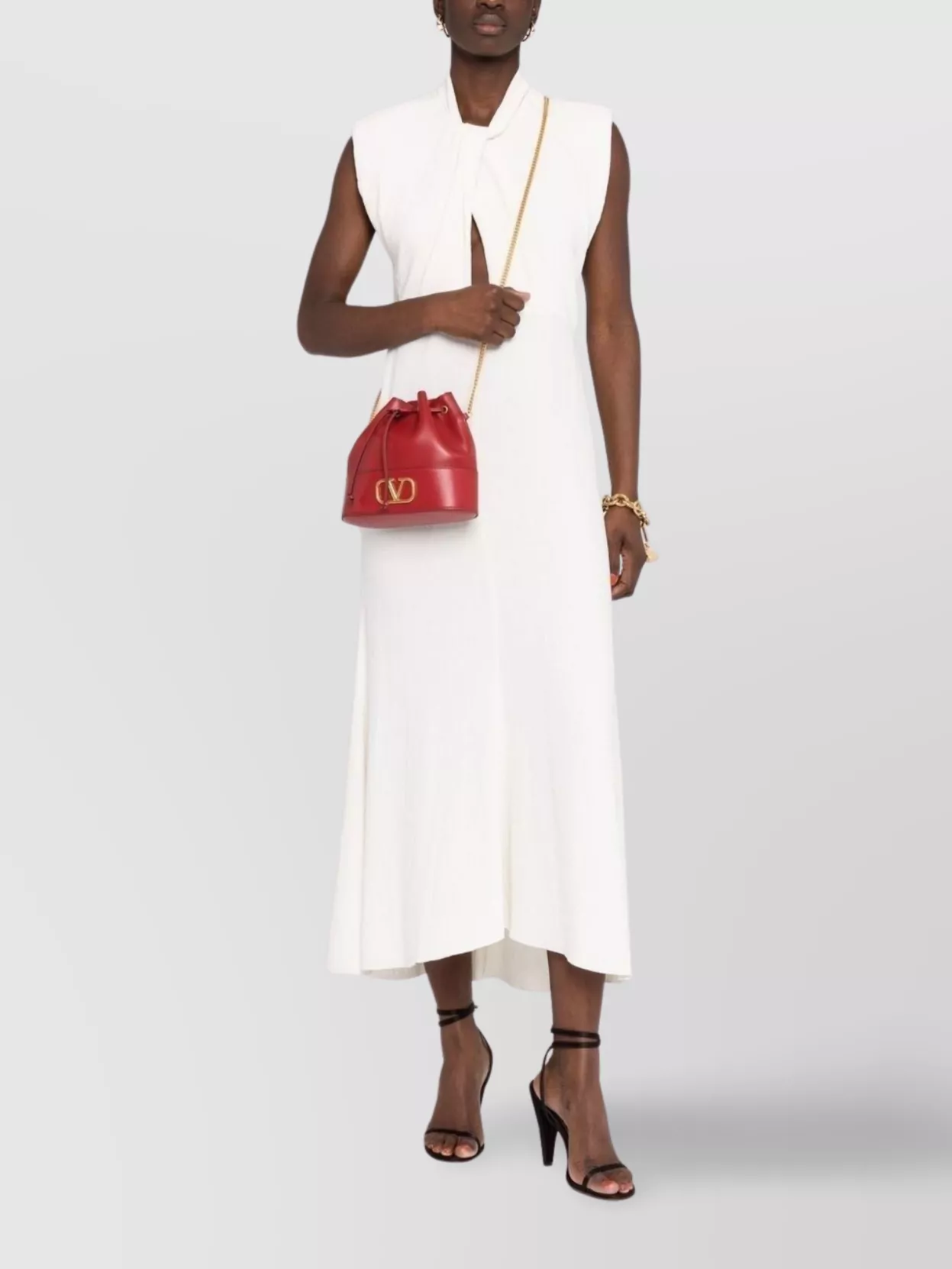 Valentino Signature Leather Bucket Bag With Chain Strap In Red