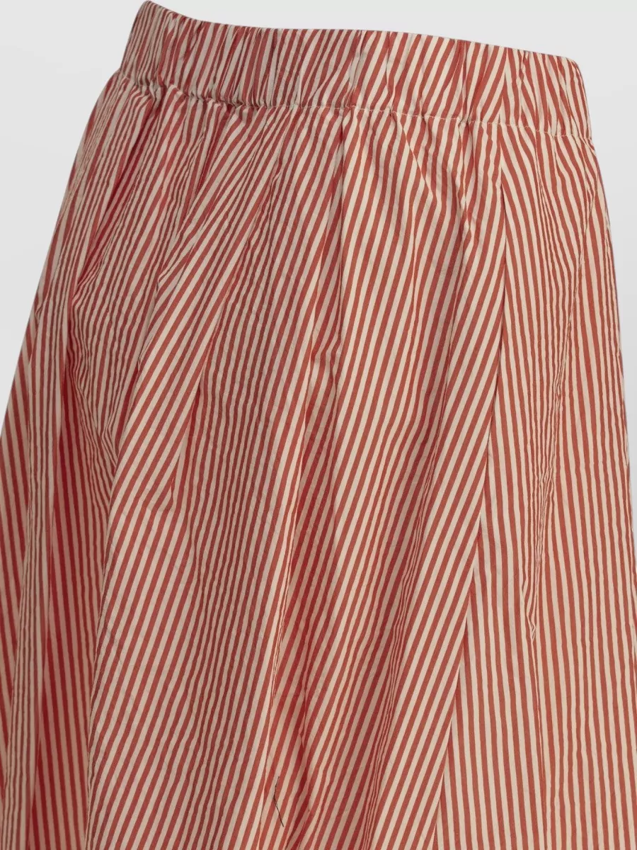 Apuntob Pleated Skirt