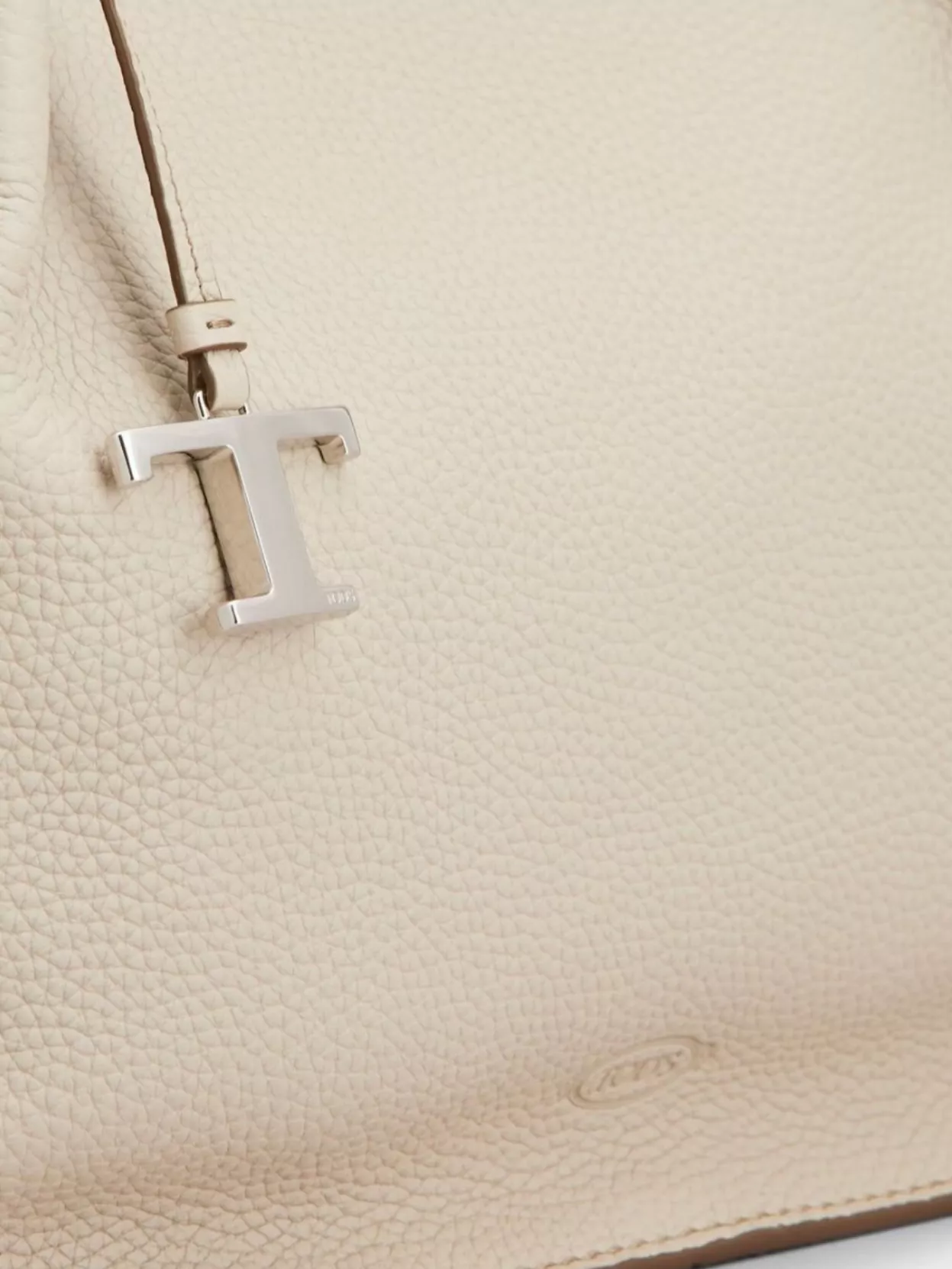Tod's Medium Bucket Bag In Leather