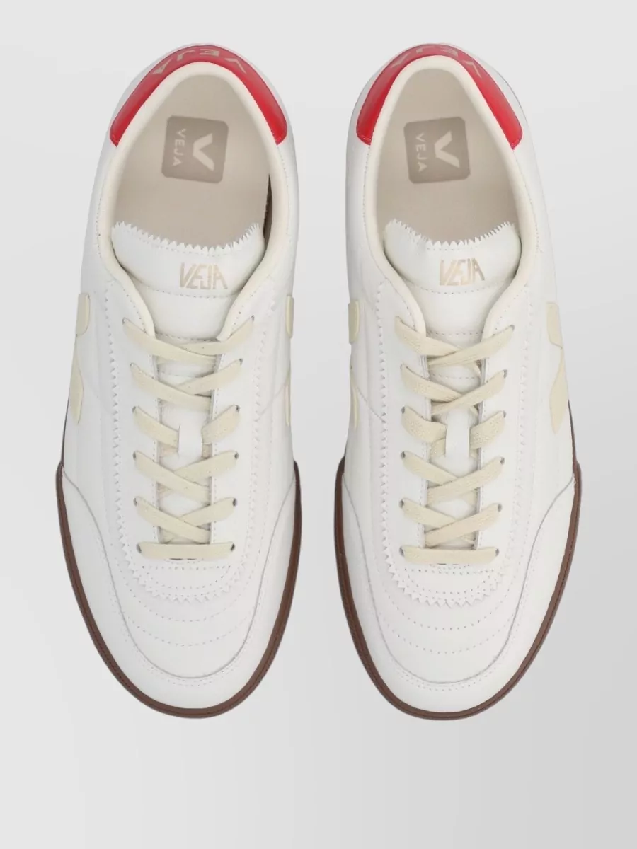 Veja Modern Low-Top Sneakers Contrasting Sole