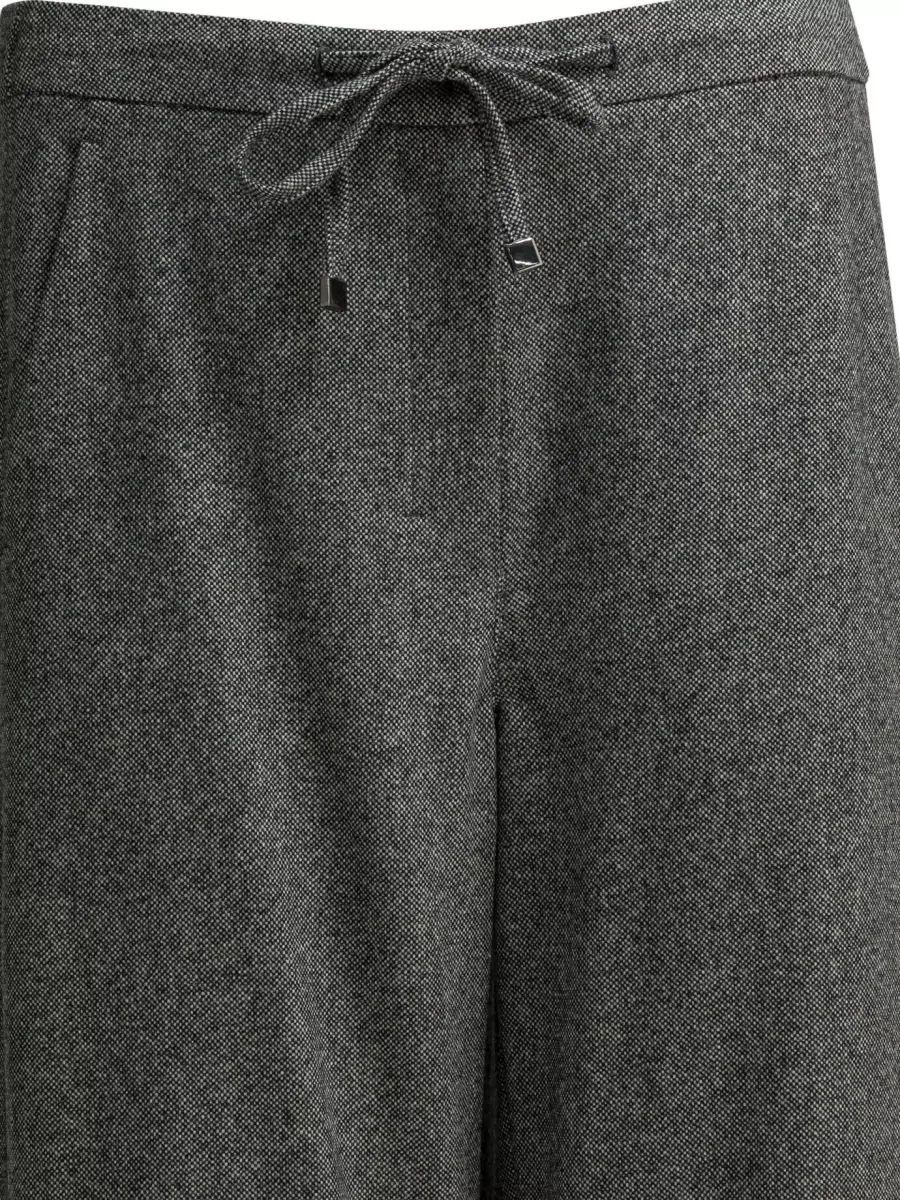 S Max Mara Textured Fabric Trousers Featuring Side Pockets