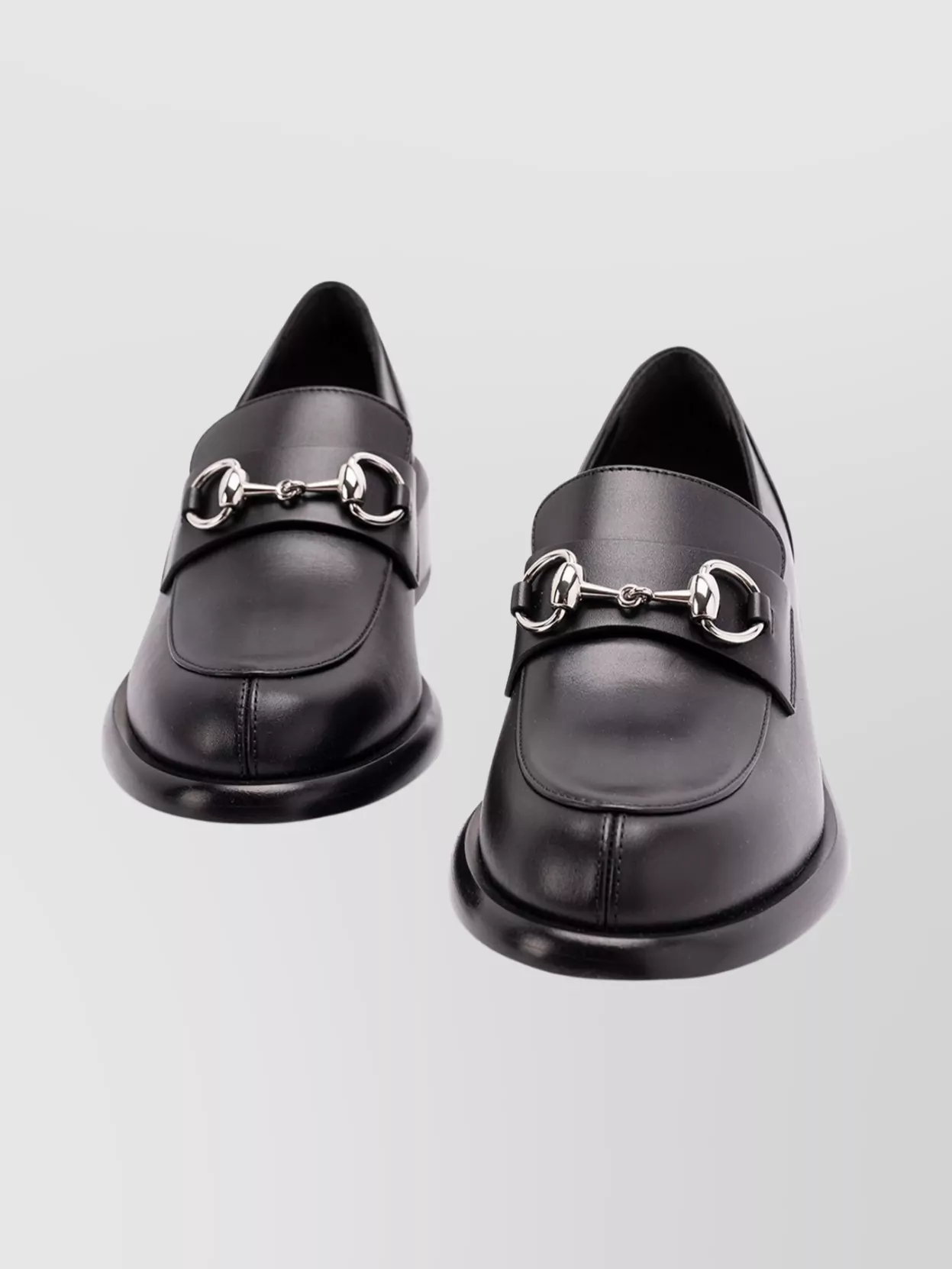 Gucci Savoy Loafers Featuring Metallic Hardware In Black