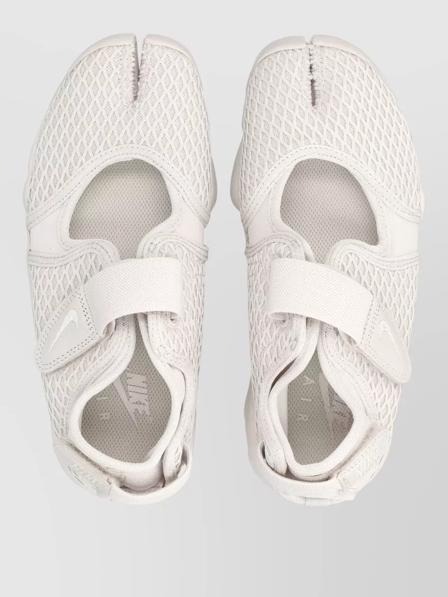Nike Split Toe Sandals Lightweight Textile Upper