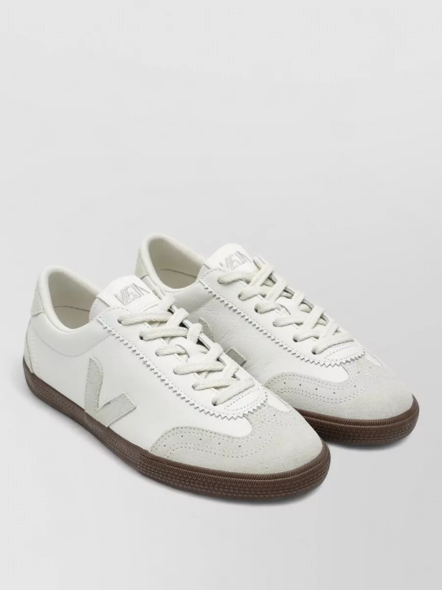 Veja Low-Top Sneakers