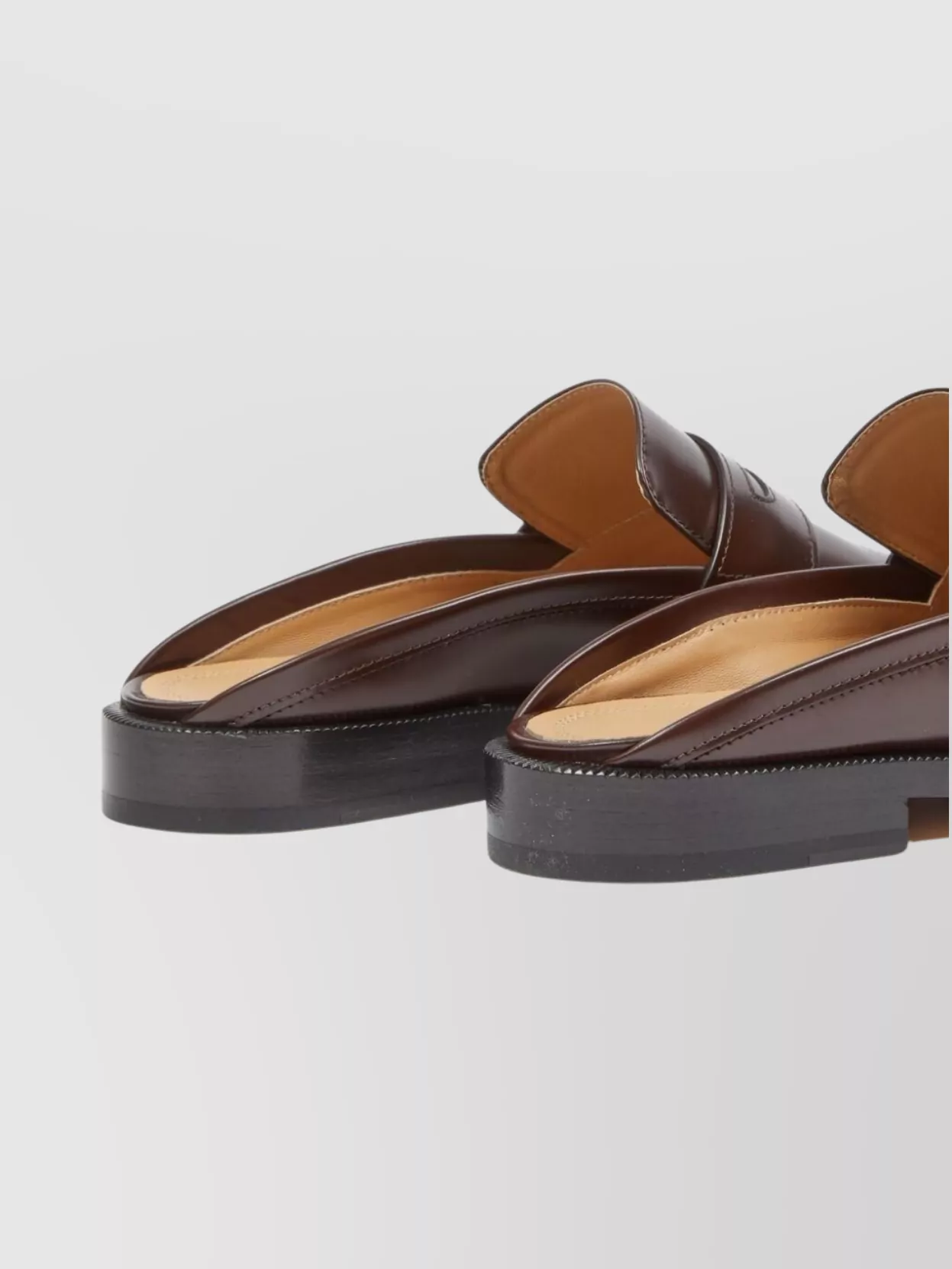 Maison Margiela Leather Sandals With Round Toe Design