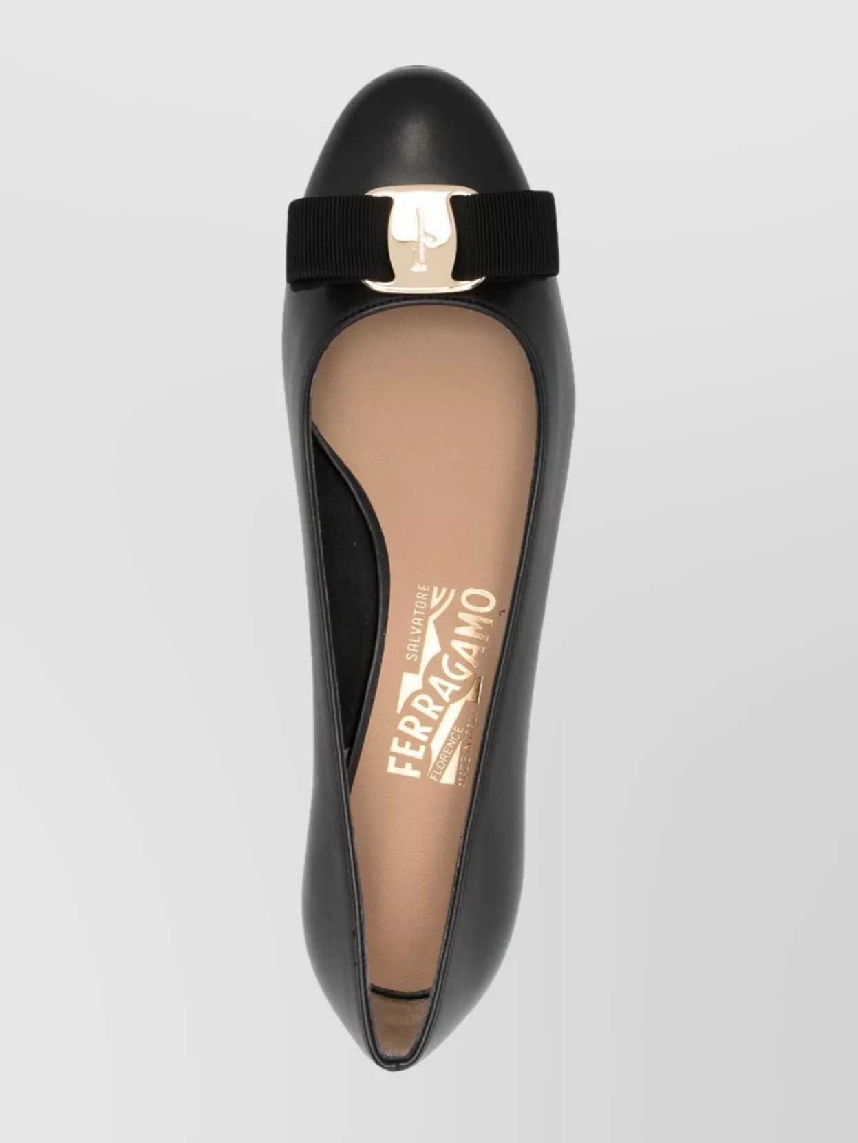 Ferragamo Signature Bow Pumps With Low Block Heel In Black