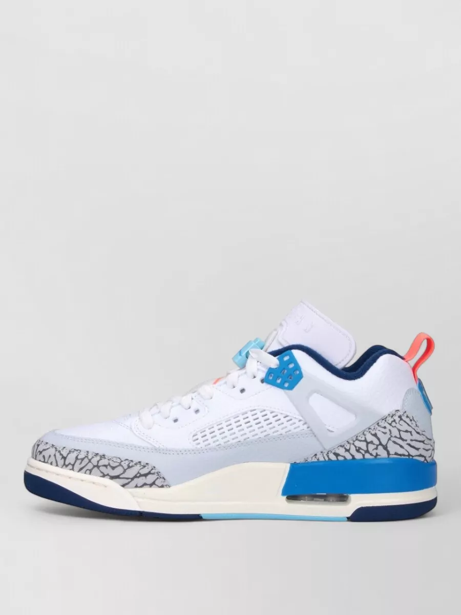 Nike Low Top Sneakers Perforated Upper Contrast Sole Pull Tab