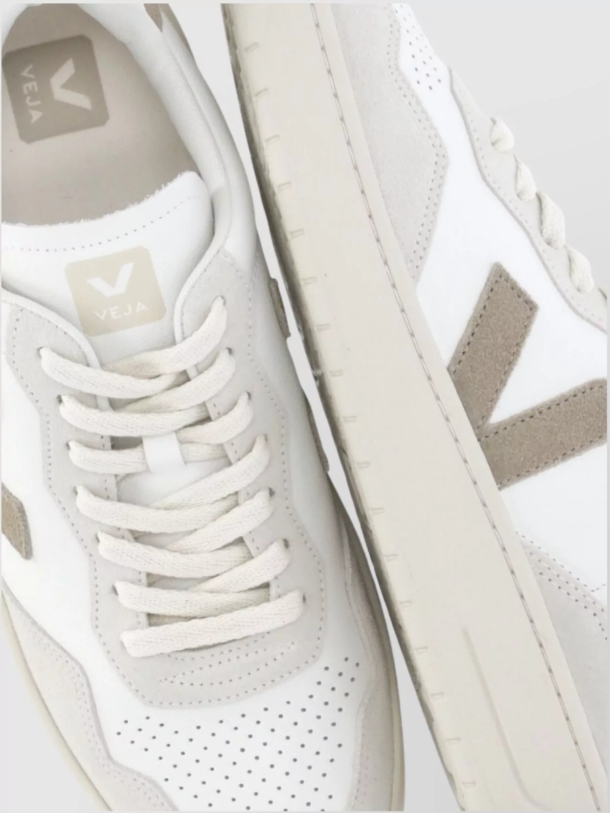 Veja Low Top Sneakers With Round Toe And Logo