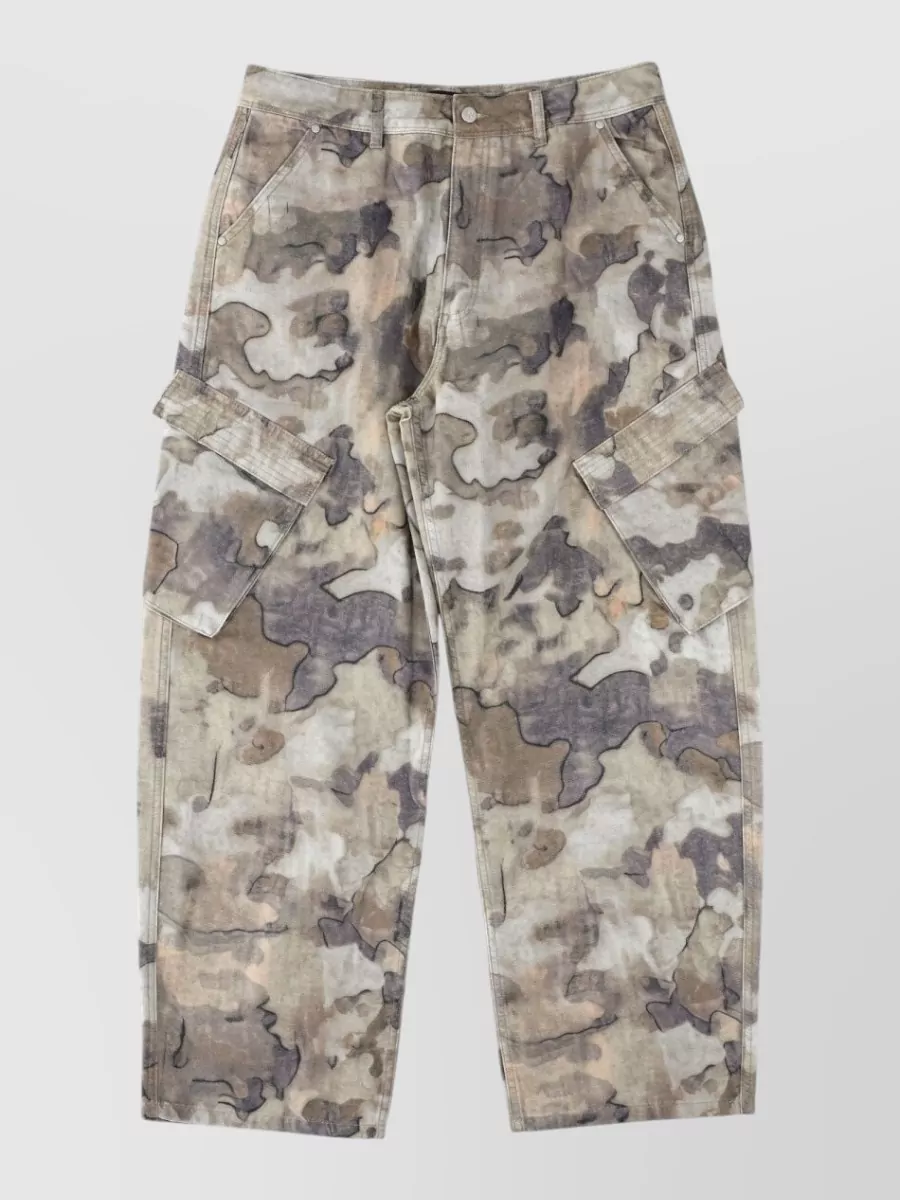 Represent drop-crotch trousers
