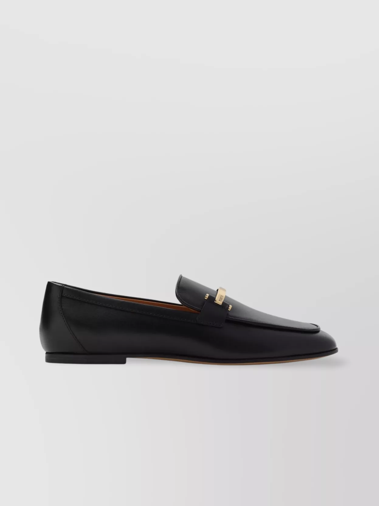 フラットシューズ Tod's Brushed Leather Loafer With Gold Buckle Detail Tod's Leather loafers gold hardware buckle detail | The