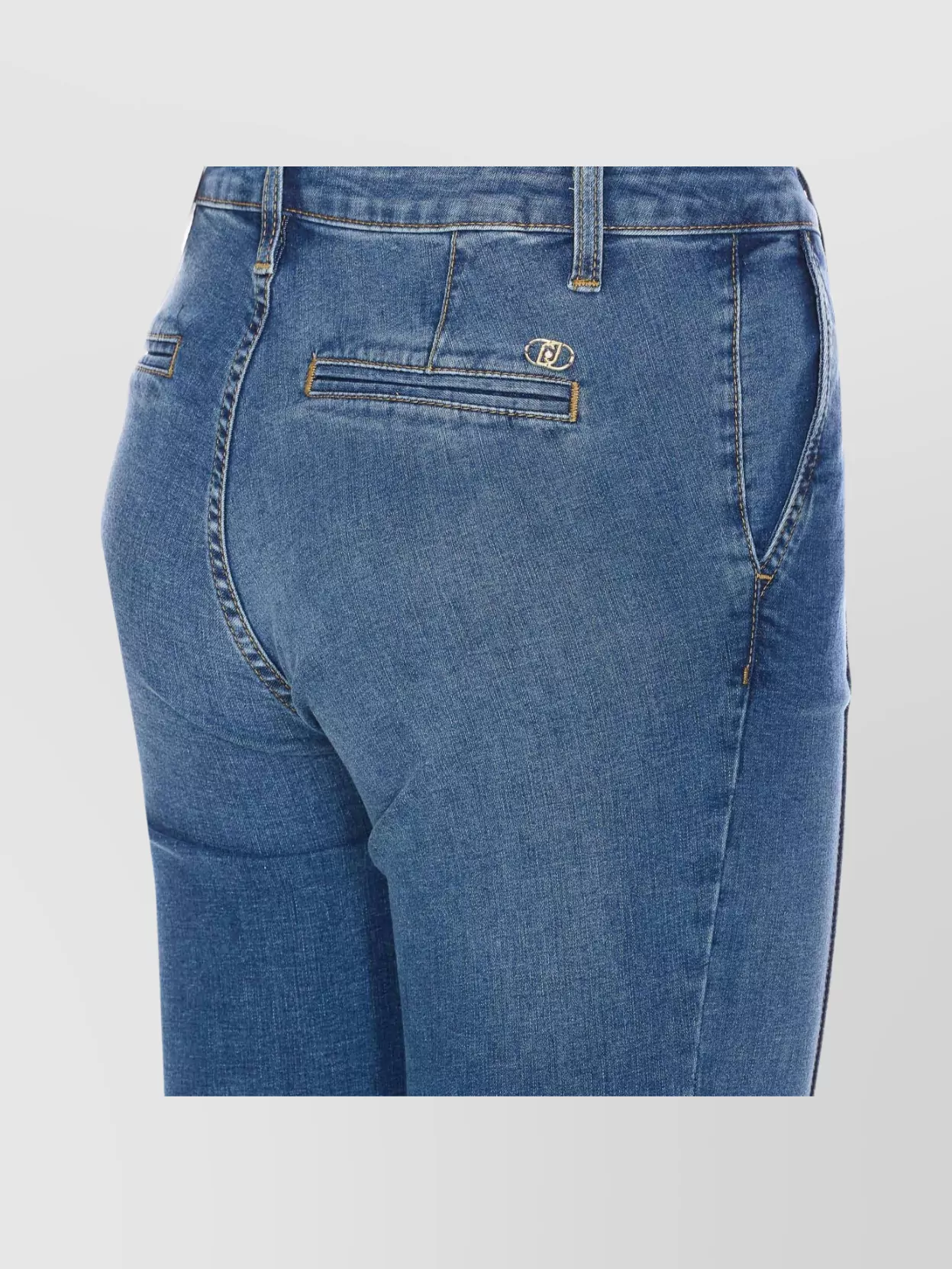 LIU •JO FLARED DENIM JEANS WITH FRONT AND BACK POCKETS