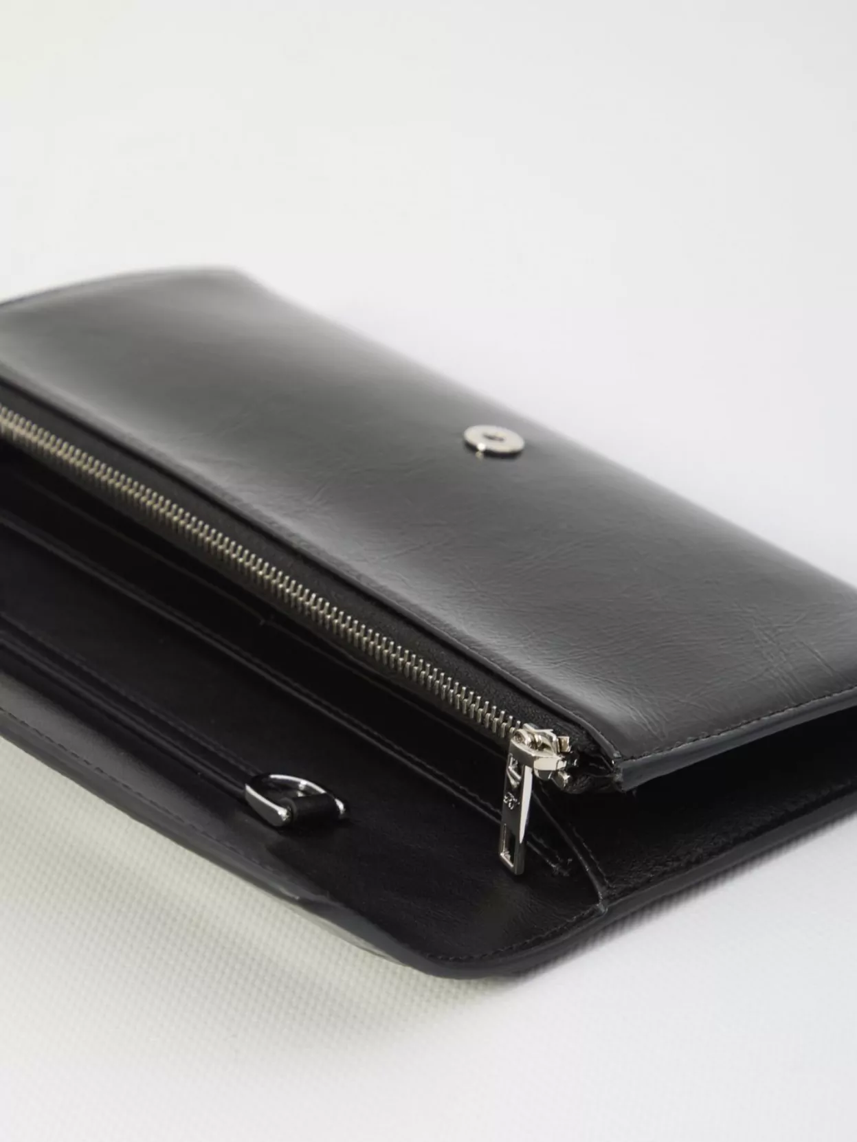Roger Vivier Patent Leather Chain Wallet With Back Pocket