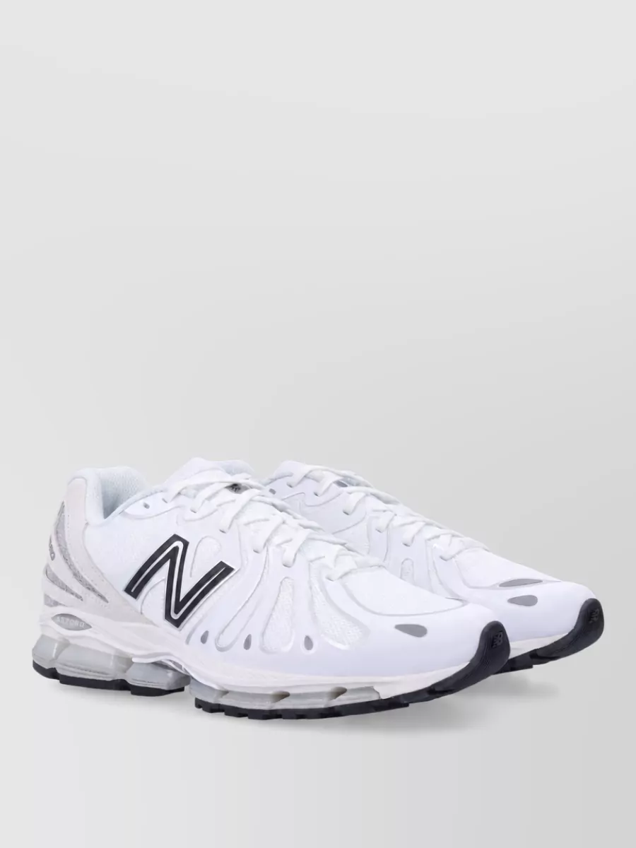 New Balance low-top sneakers