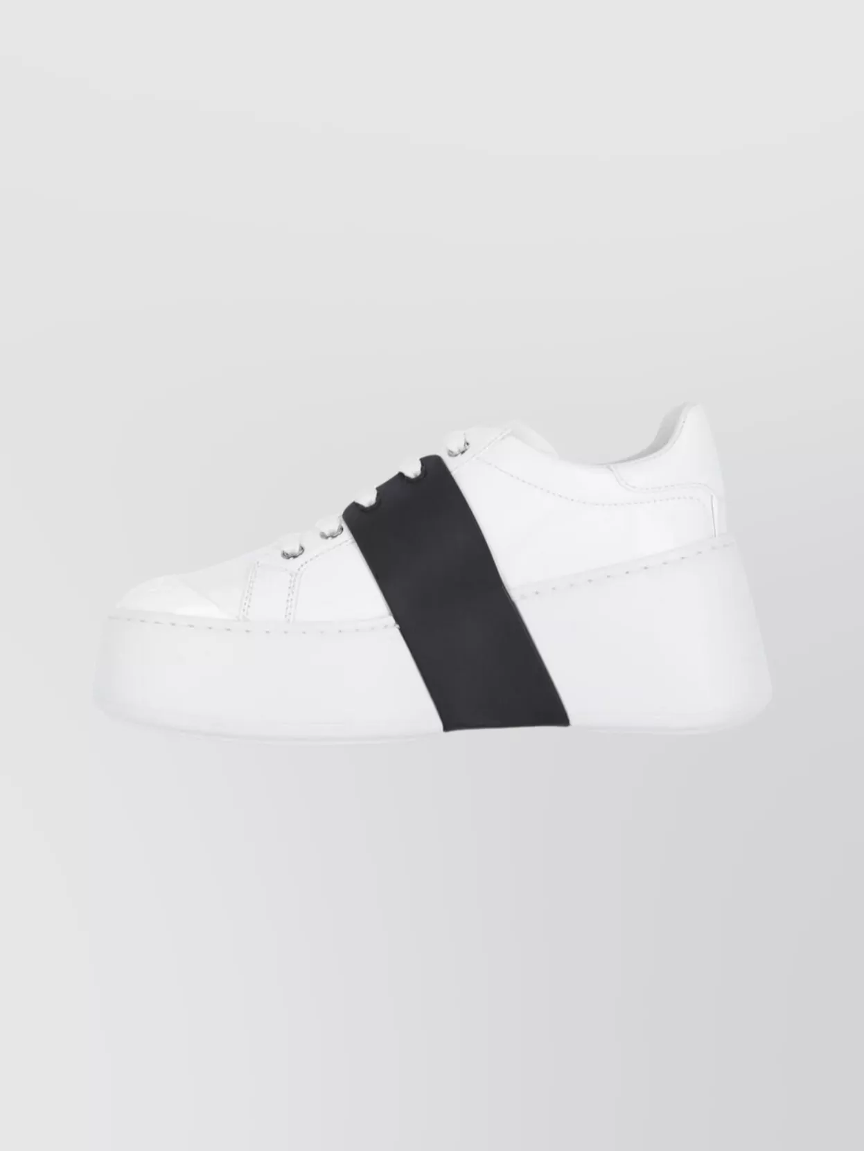 Roger Vivier Stylish Low Top Sneakers With Platform Sole
